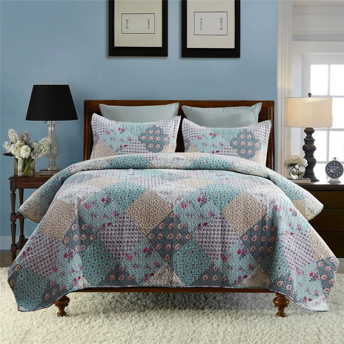 3 Piece Retro Printed Reversible Quilt Set