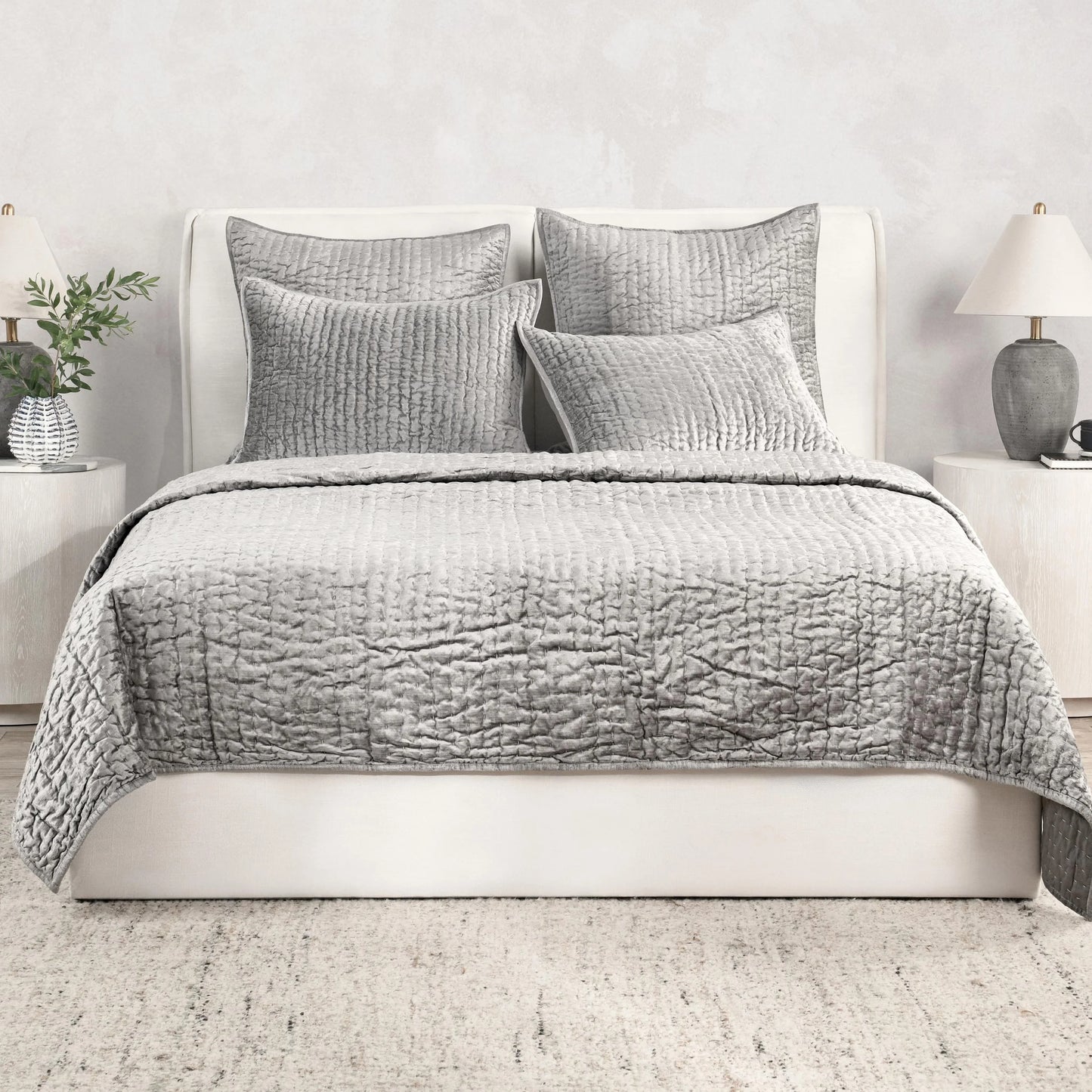 Dimitry 100% Rayon Velvet Quilt by Kosas Home