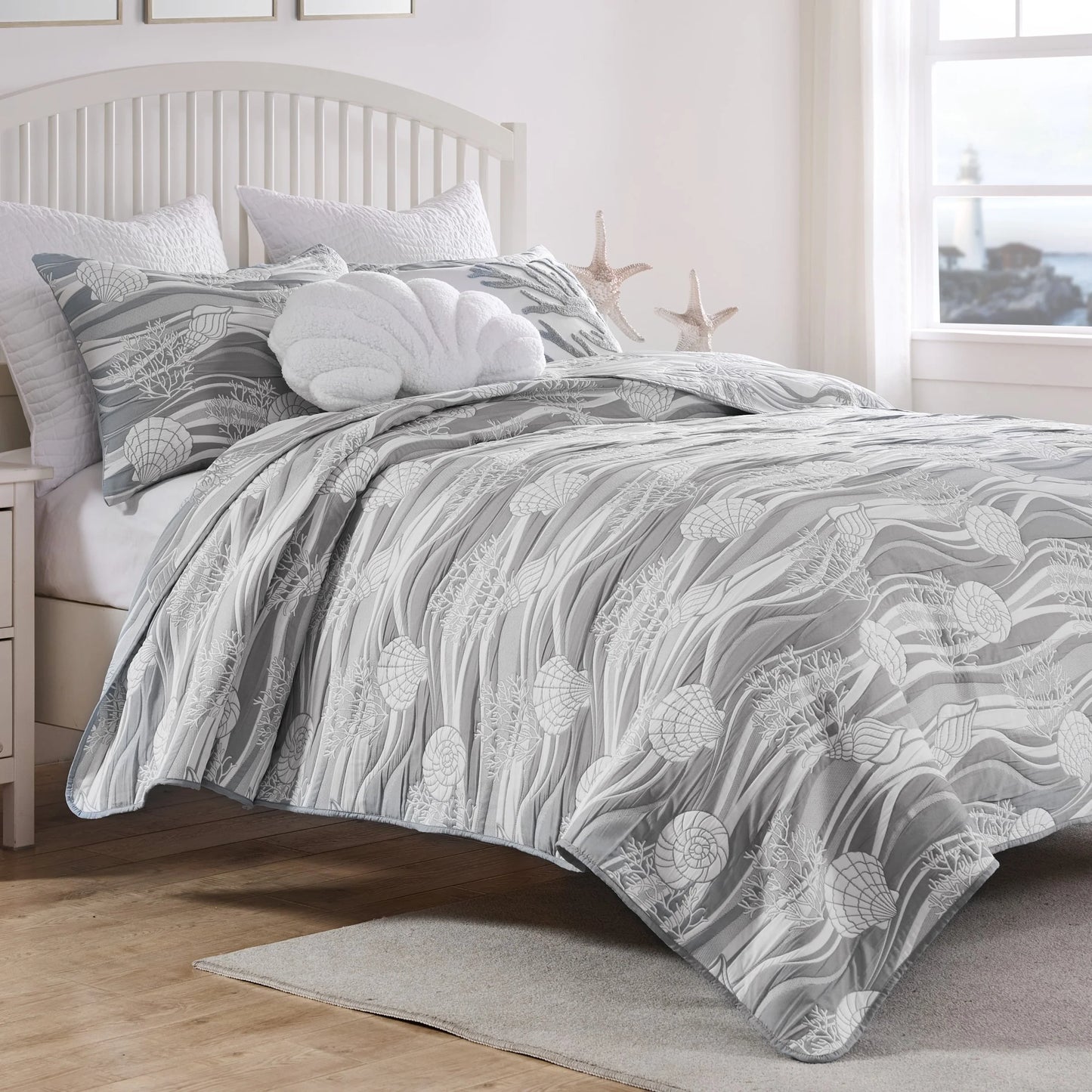 Greenland Home Coastal Paradise Jacquard Woven Reversible Matelassé Coverlet Set