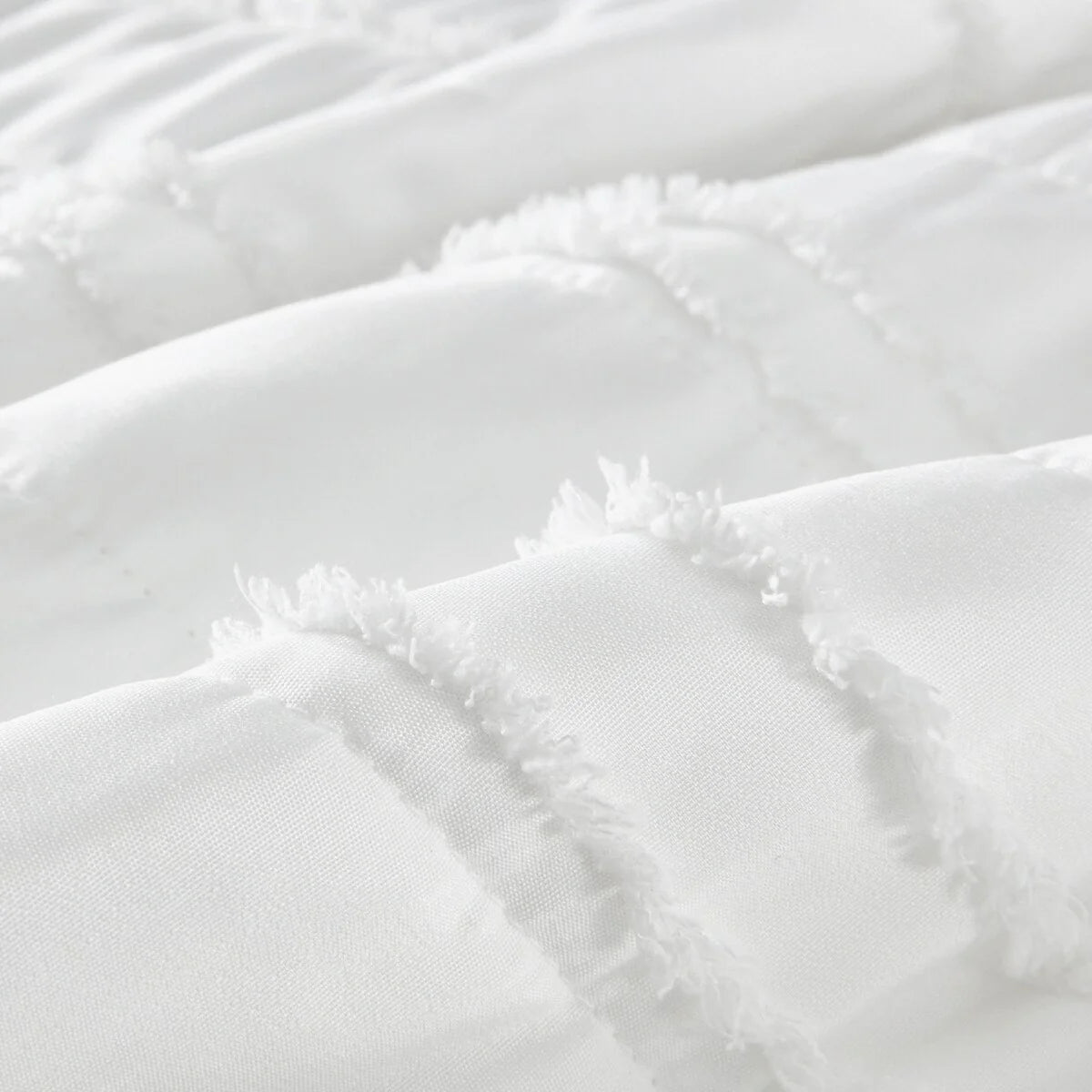 Beaute Living Ruffle Stripe Clip 3-piece Quilt Set