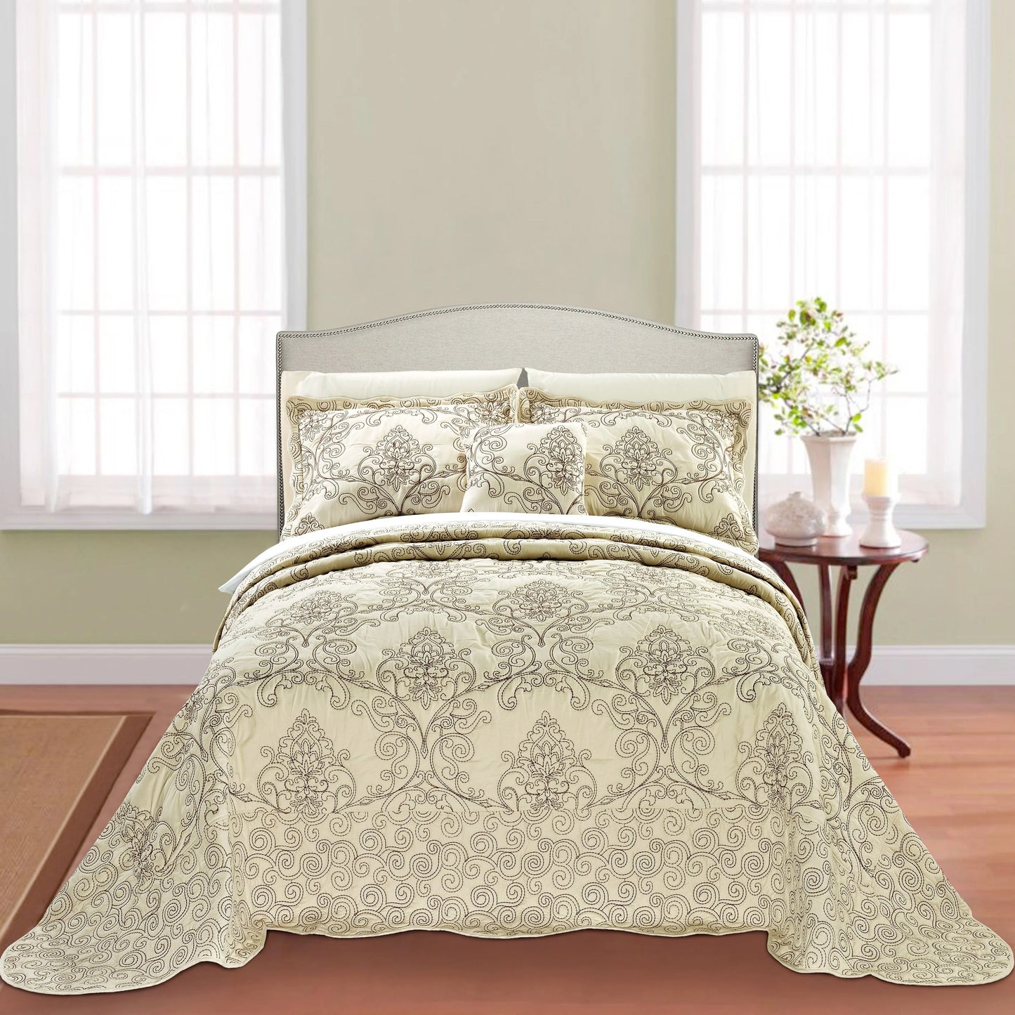 Serenta Damask Oversized 4-piece Bedspread Set