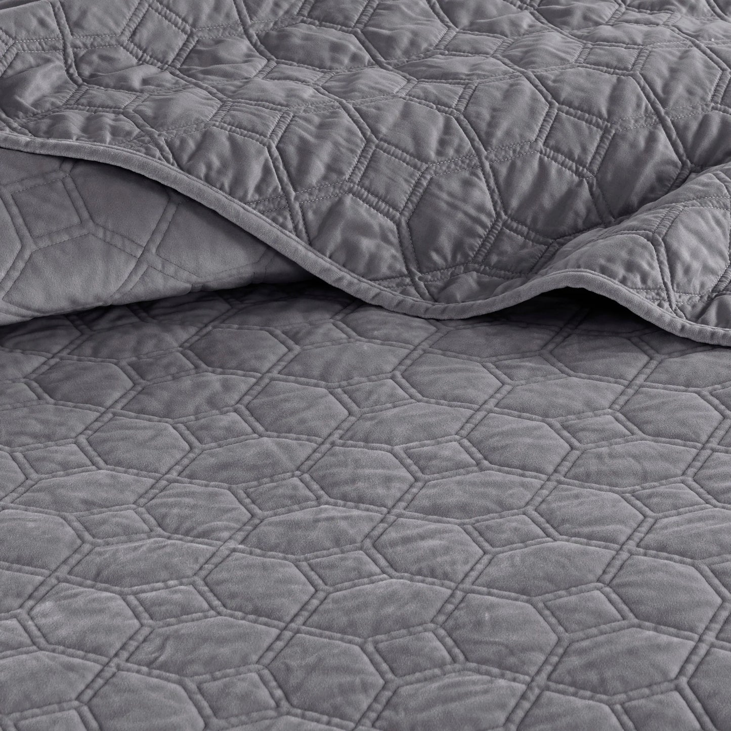 Madison Park Emery 3 Piece Velvet Quilt Set