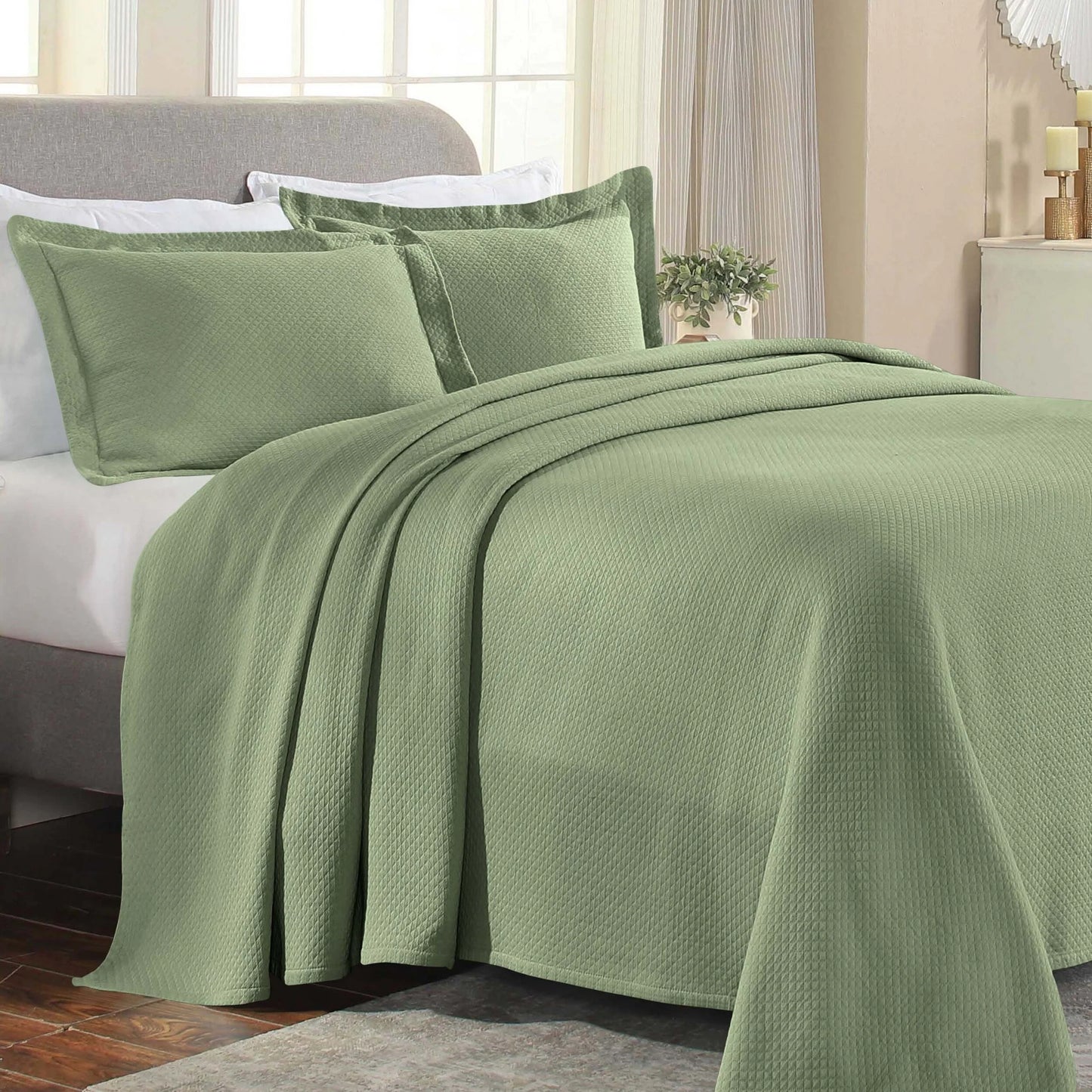 Superior Solitaire Cotton Decorative Bedspread Set