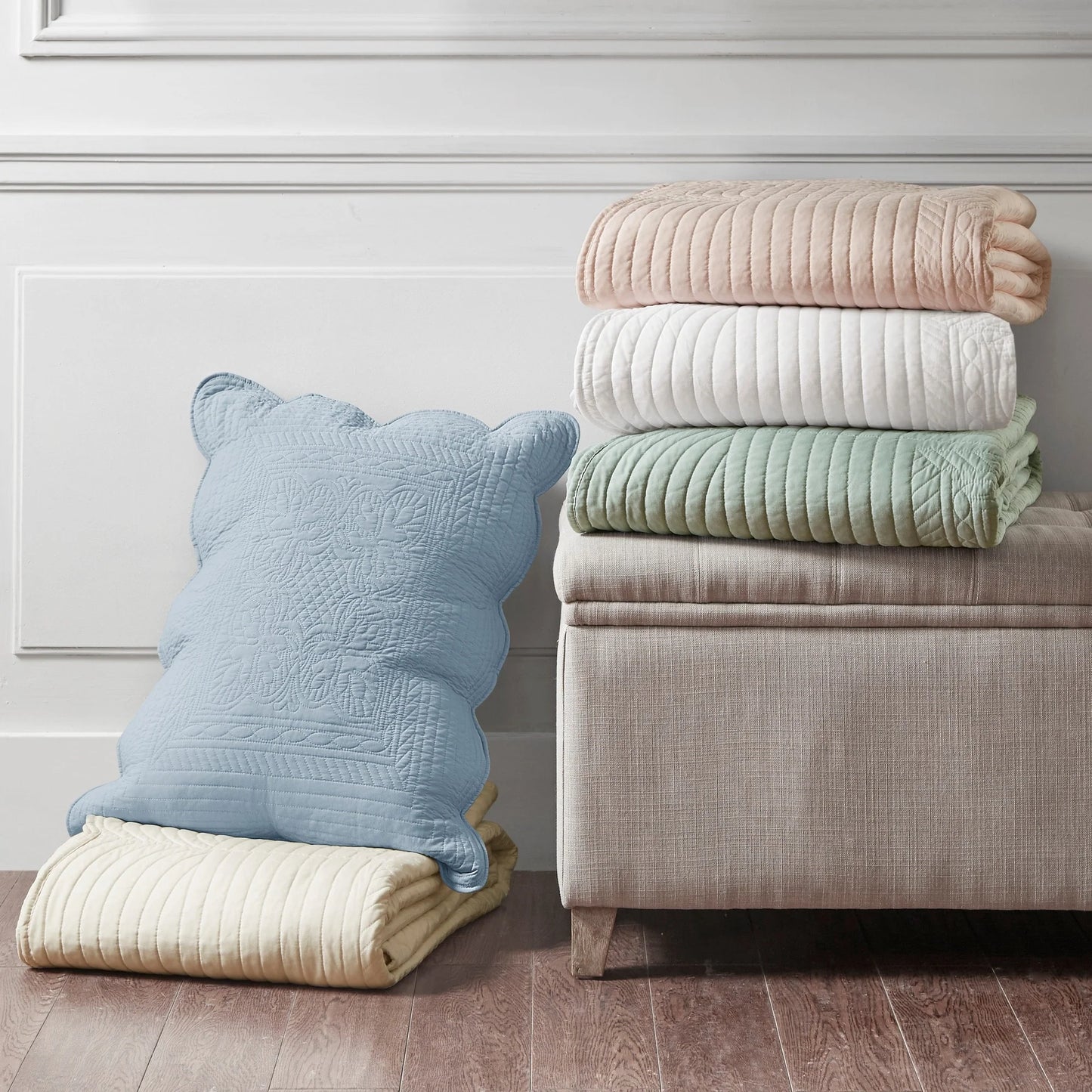 Madison Park Marino 3 Piece Reversible Scalloped Edge Quilt Set