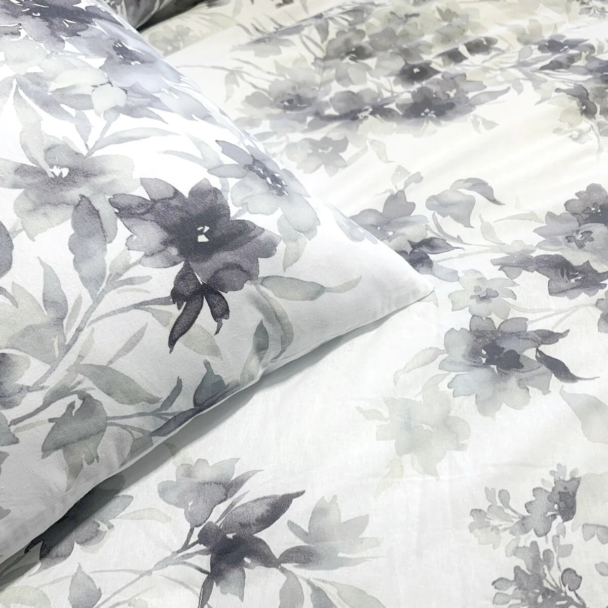 Wonderful Sophia 5-Piece Floral Pattern Comforter Set