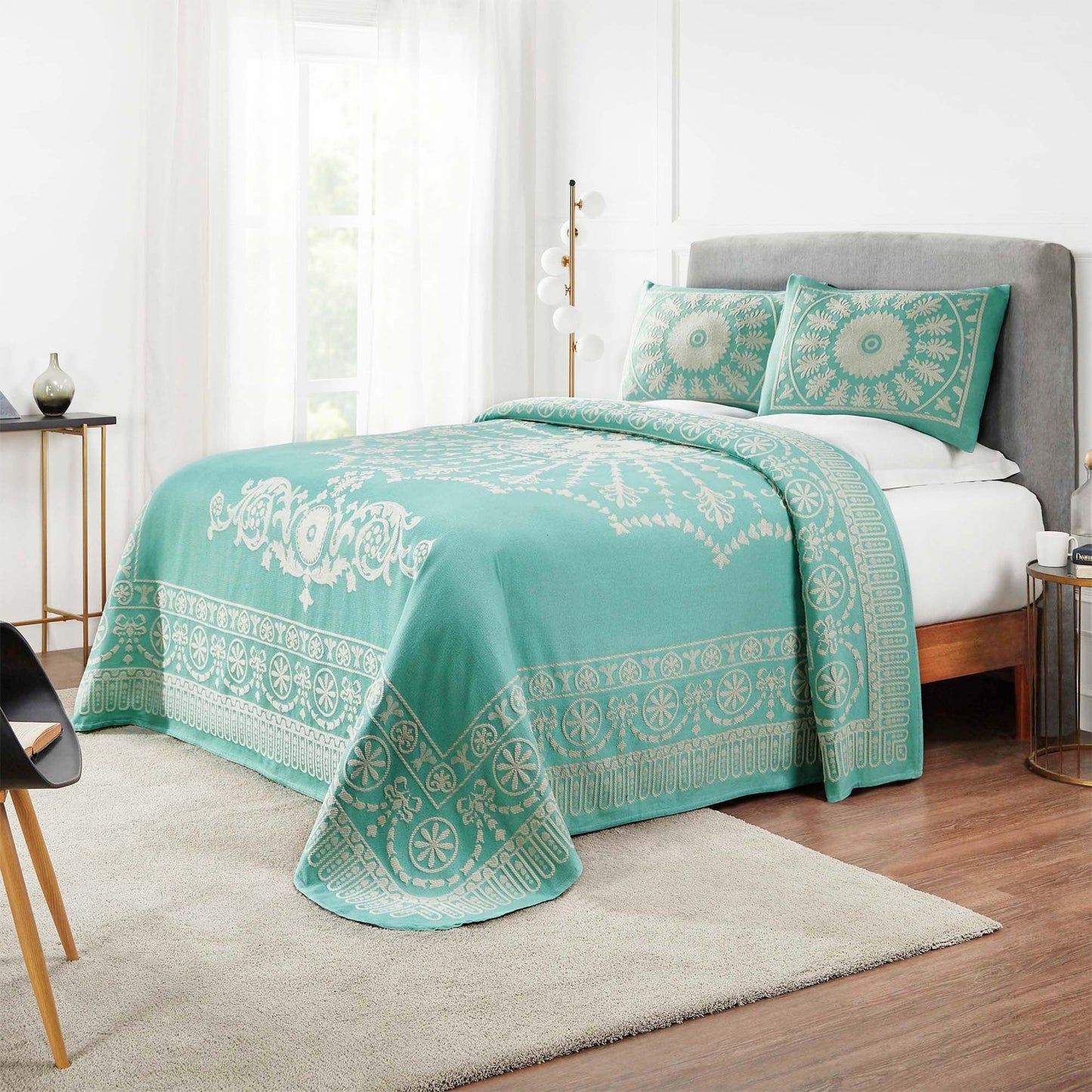 Superior Cotton Blend Oversized Classic Medallion Bedspread Set