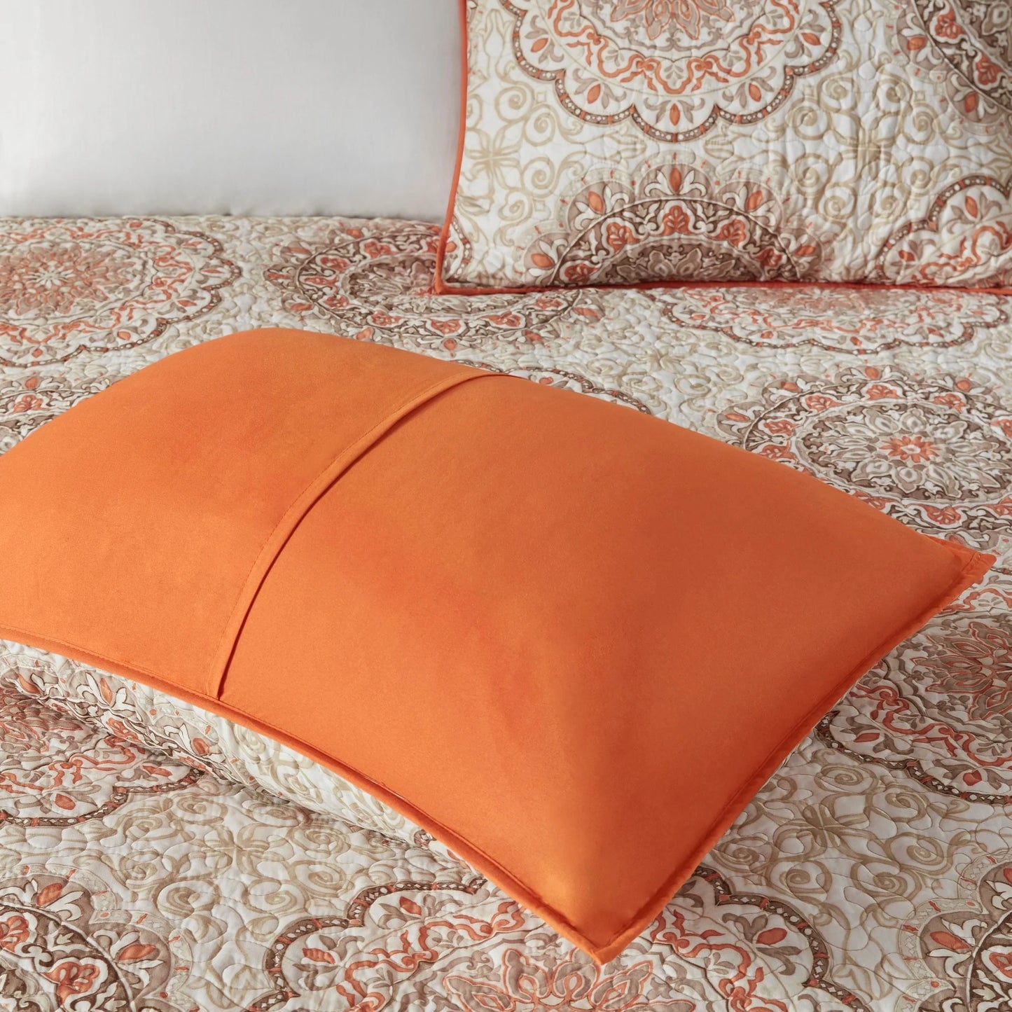 Madison Park Curtner 6 Piece Reversible Quilt Set with Throw Pillows