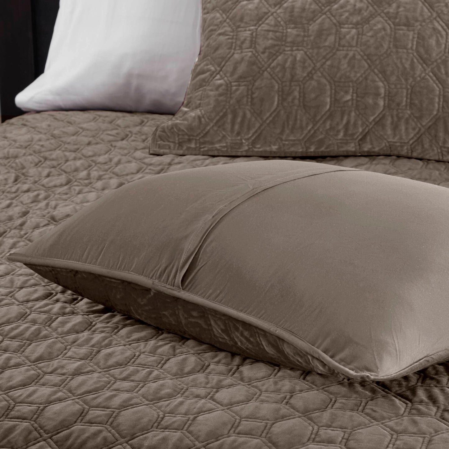 Madison Park Emery 3 Piece Velvet Quilt Set