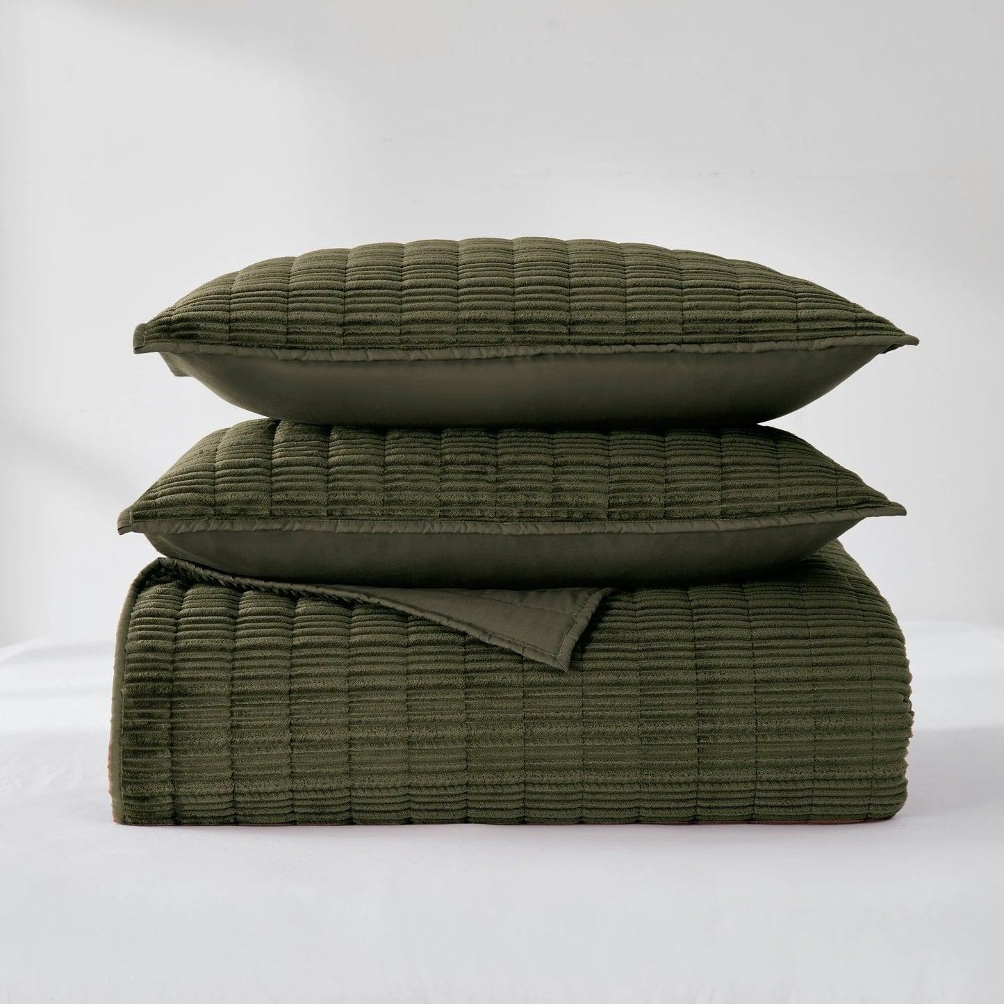 Wonderful Velvet 3 Piece Quilt Set