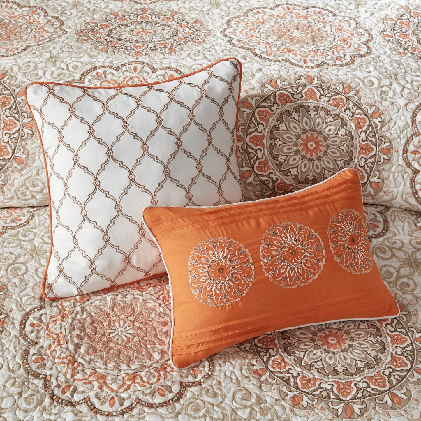 Madison Park Curtner 6 Piece Reversible Quilt Set with Throw Pillows