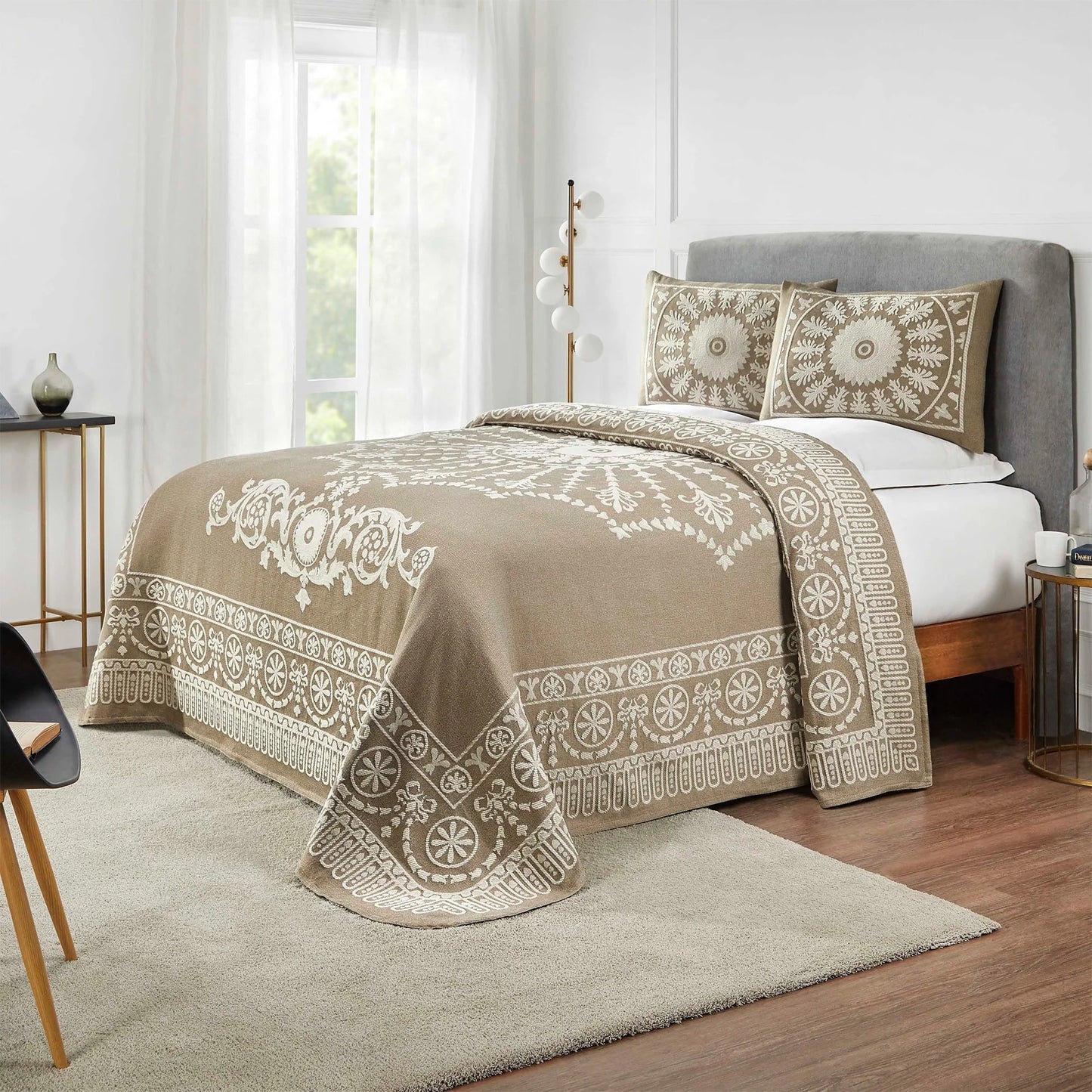 Superior Cotton Blend Oversized Classic Medallion Bedspread Set