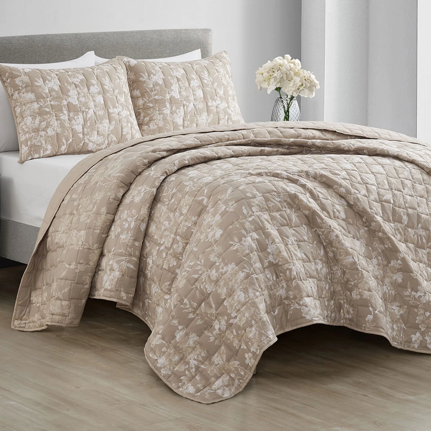 Wonderful Sophia Lightweight Floral Quilt Set