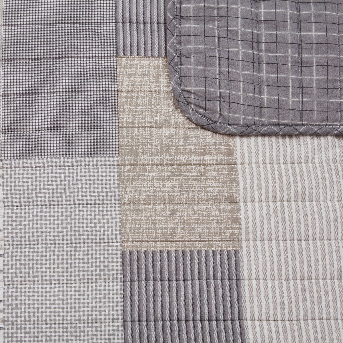 DESIGN STUDIO Lakeshore Plaid Grey Soft Cotton Reversible Quilt Set