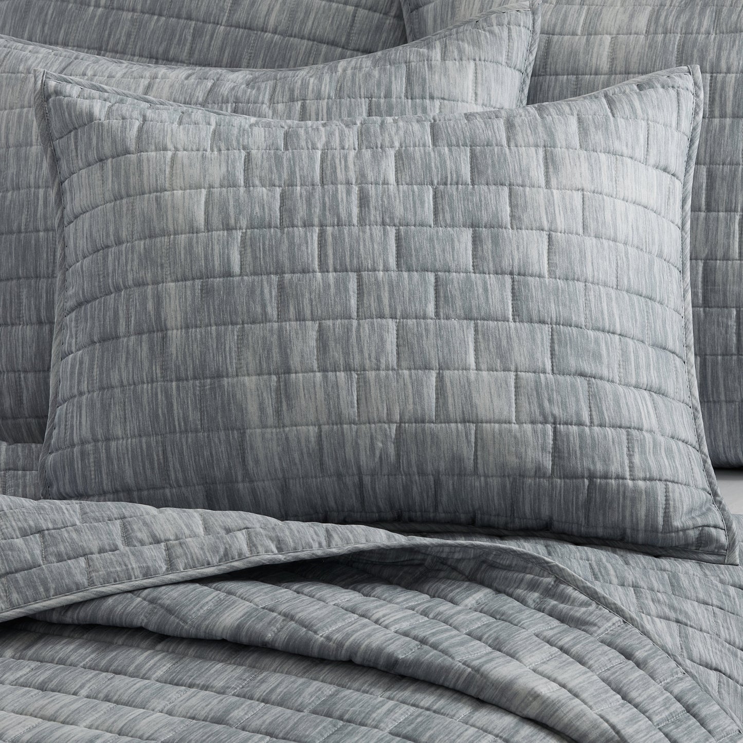 J. Queen New York Niles Quilt Set