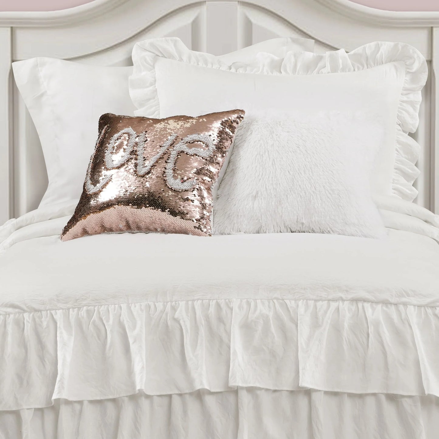 The Gray Barn Molly Mae Ruffle Skirt Bedspread Set