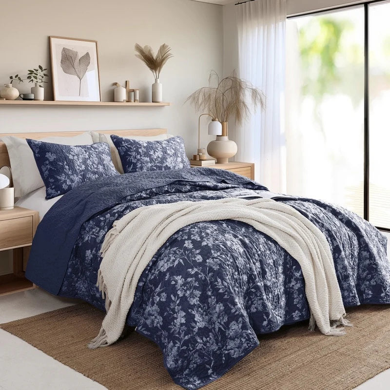 Wonderful Sophia Lightweight Floral Quilt Set