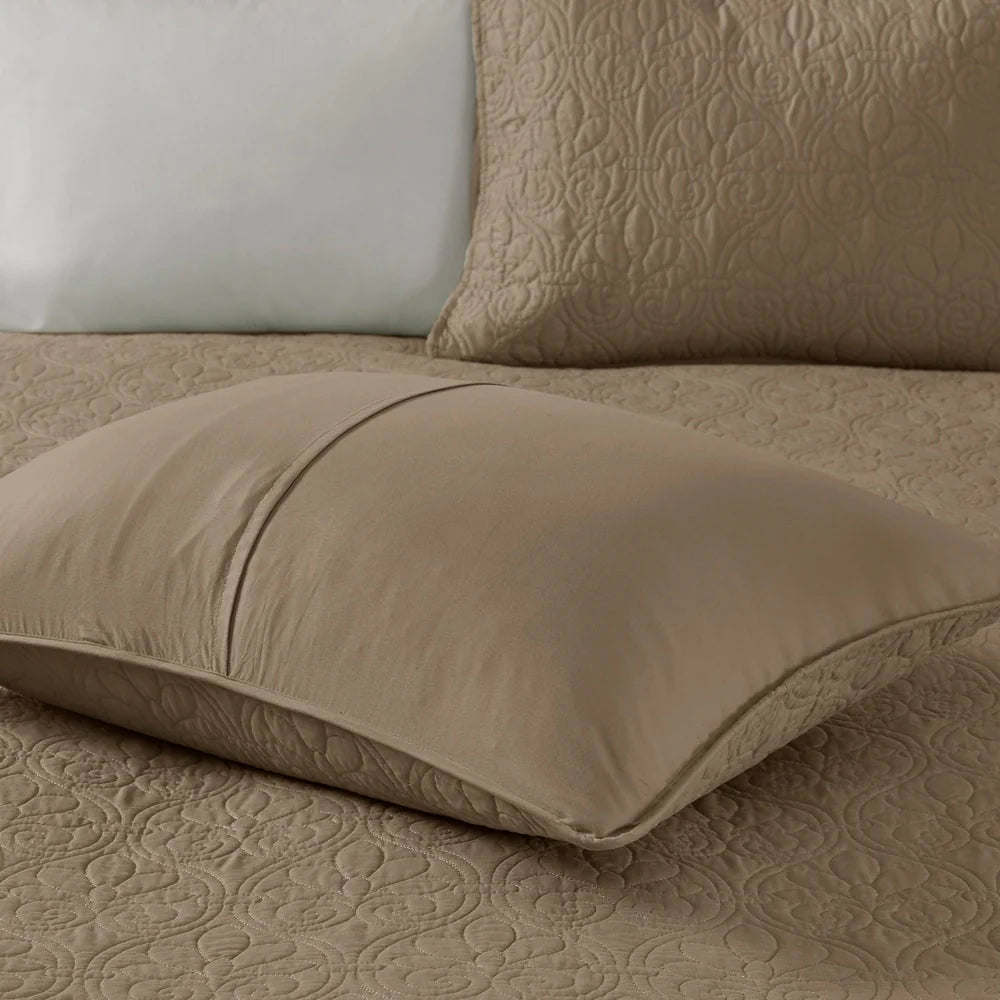 Madison Park Mansfield Reversible Quilt Set