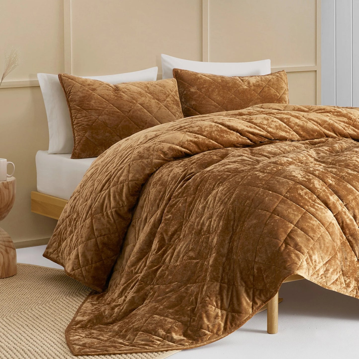 Wonderful Diamond Velvet 3 Piece Quilt Set
