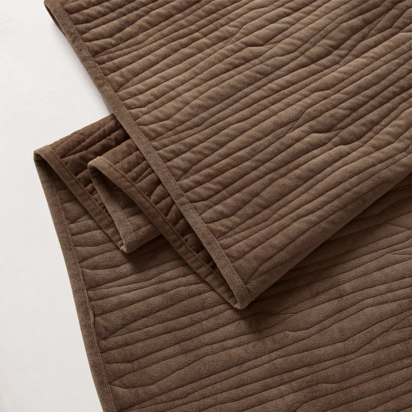Wonderful Velvet 3 Piece Quilt Set