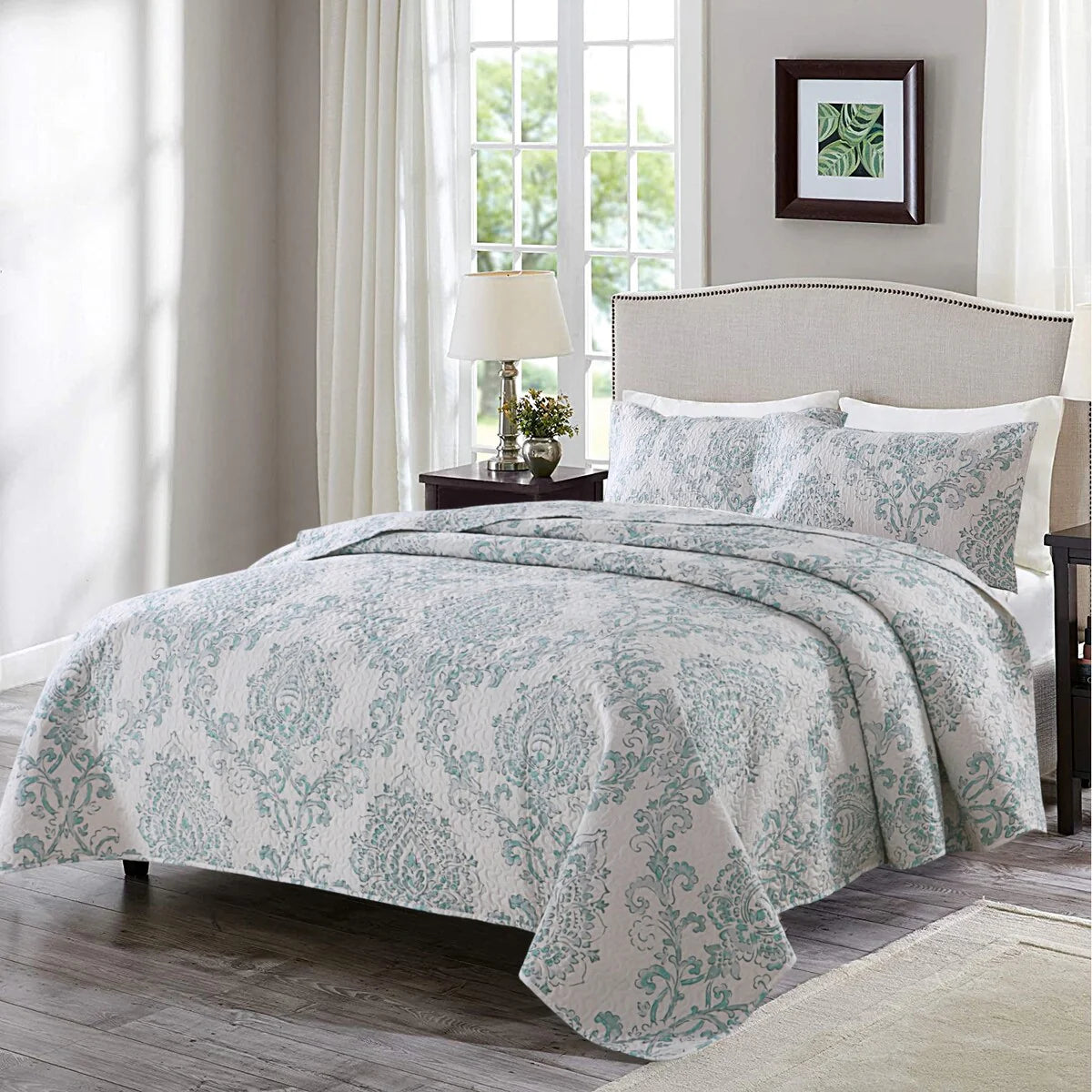 3 Piece Retro Printed Reversible Quilt Set