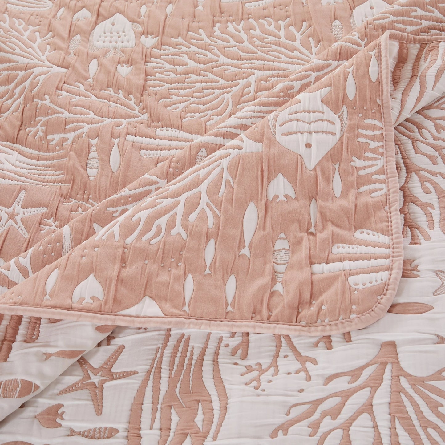 Greenland Home Coastal Paradise Jacquard Woven Reversible Matelassé Coverlet Set