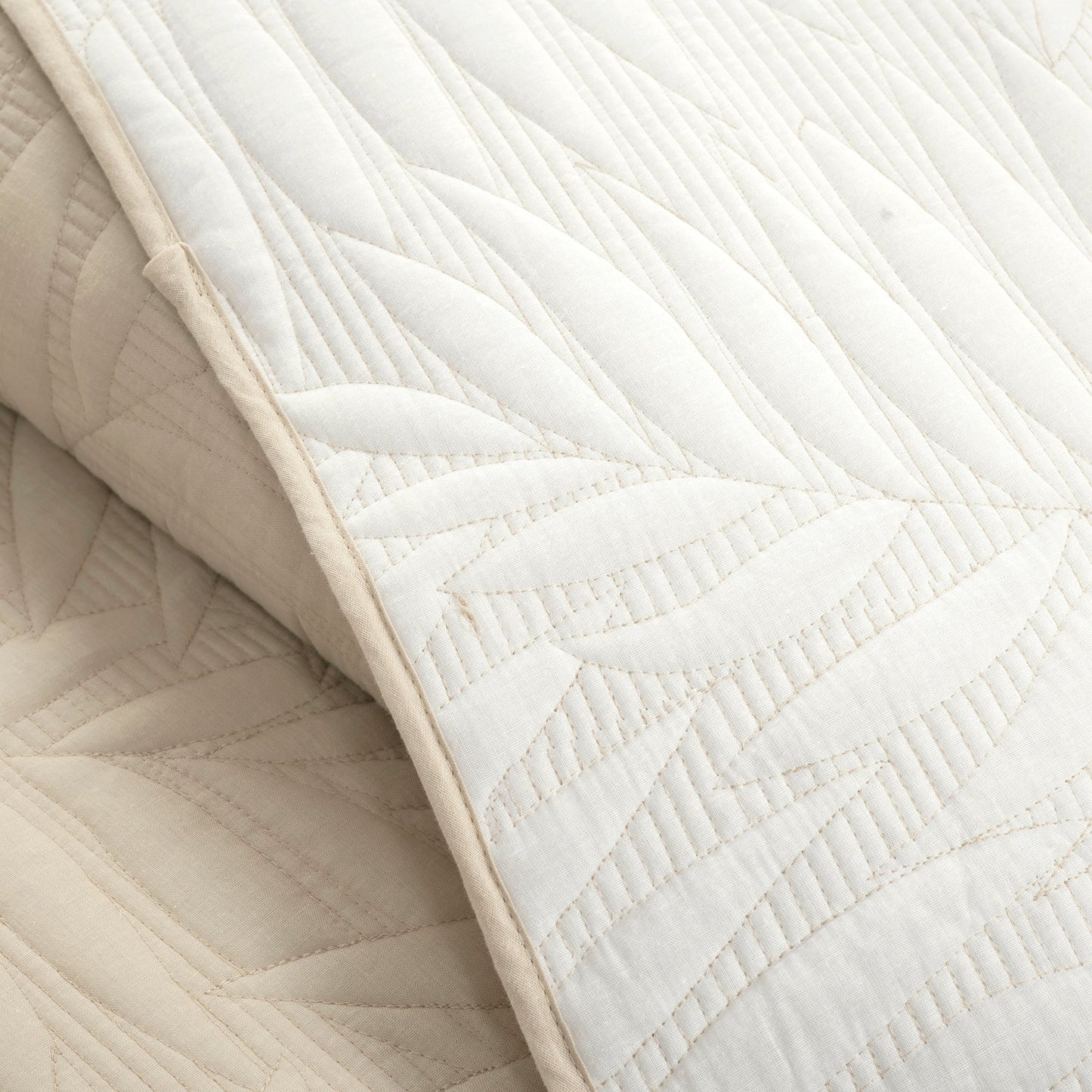 Lush Decor Isla Embroidered Leaf Reversible Cotton Quilt 3 Piece Set