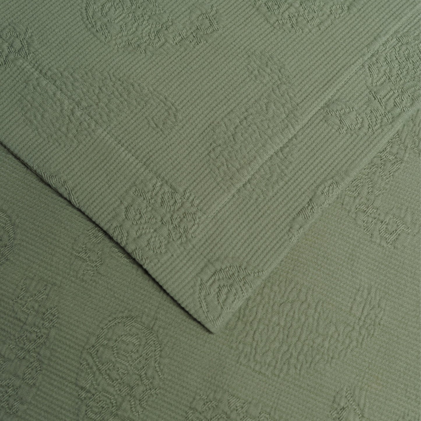 Superior Paisley Cotton Decorative Bedspread Set