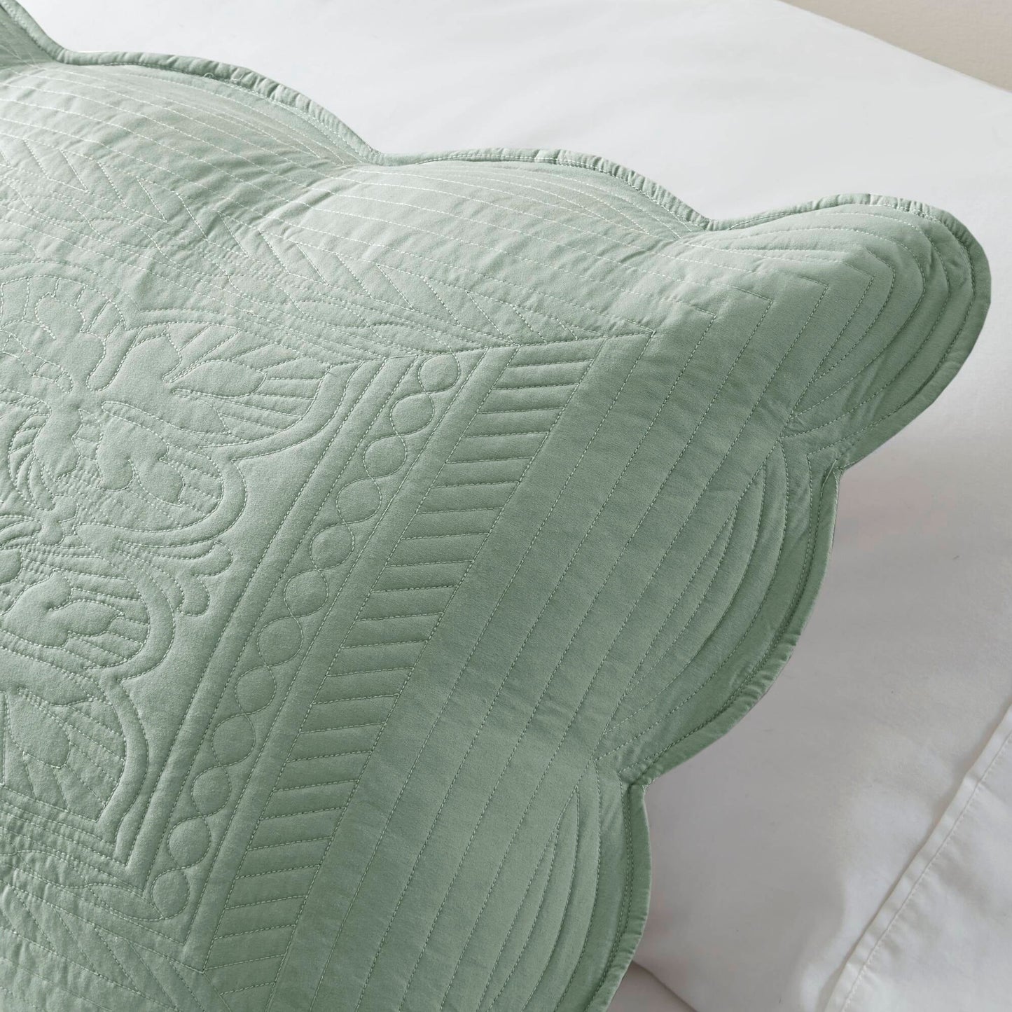 Madison Park Marino 3 Piece Reversible Scalloped Edge Quilt Set