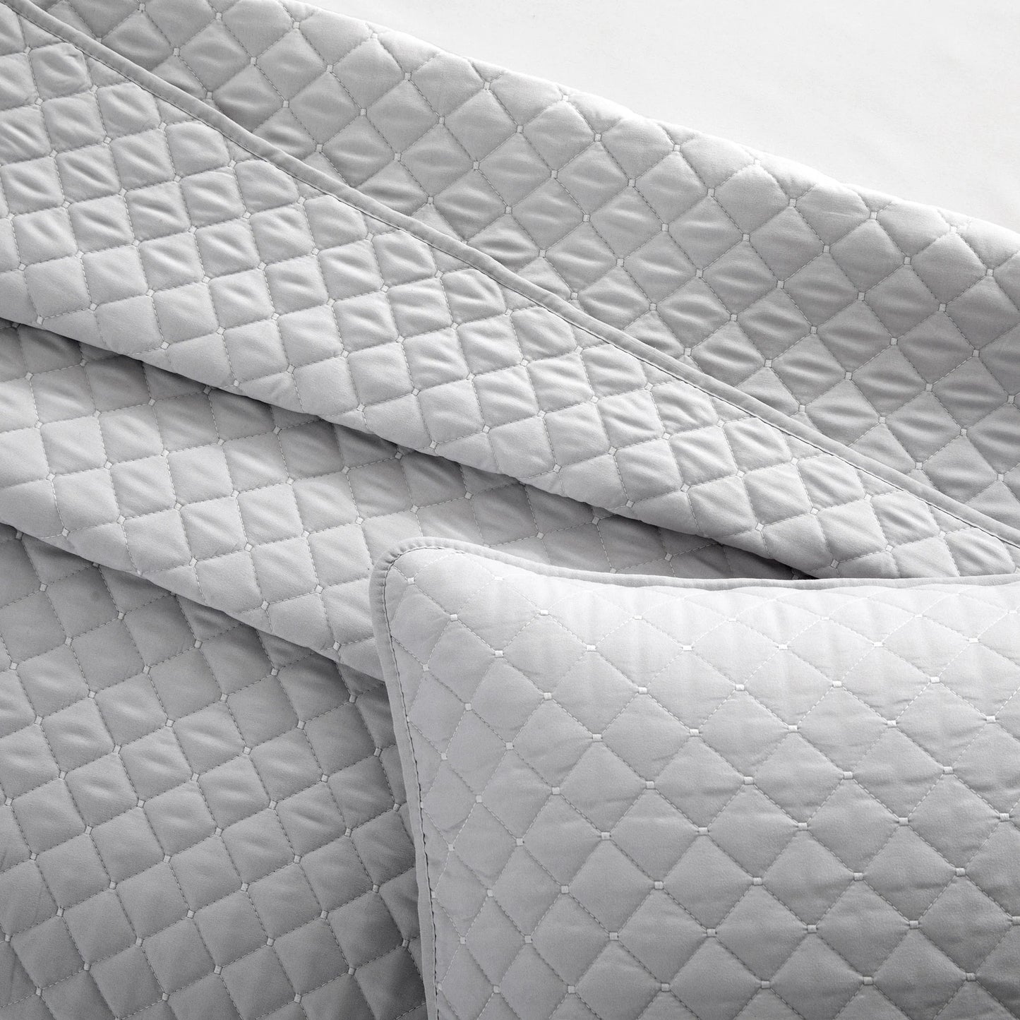 3-Piece Reversible Ultra Lighweight Coverlet Premium Microfiber Bedspread Quilt Set