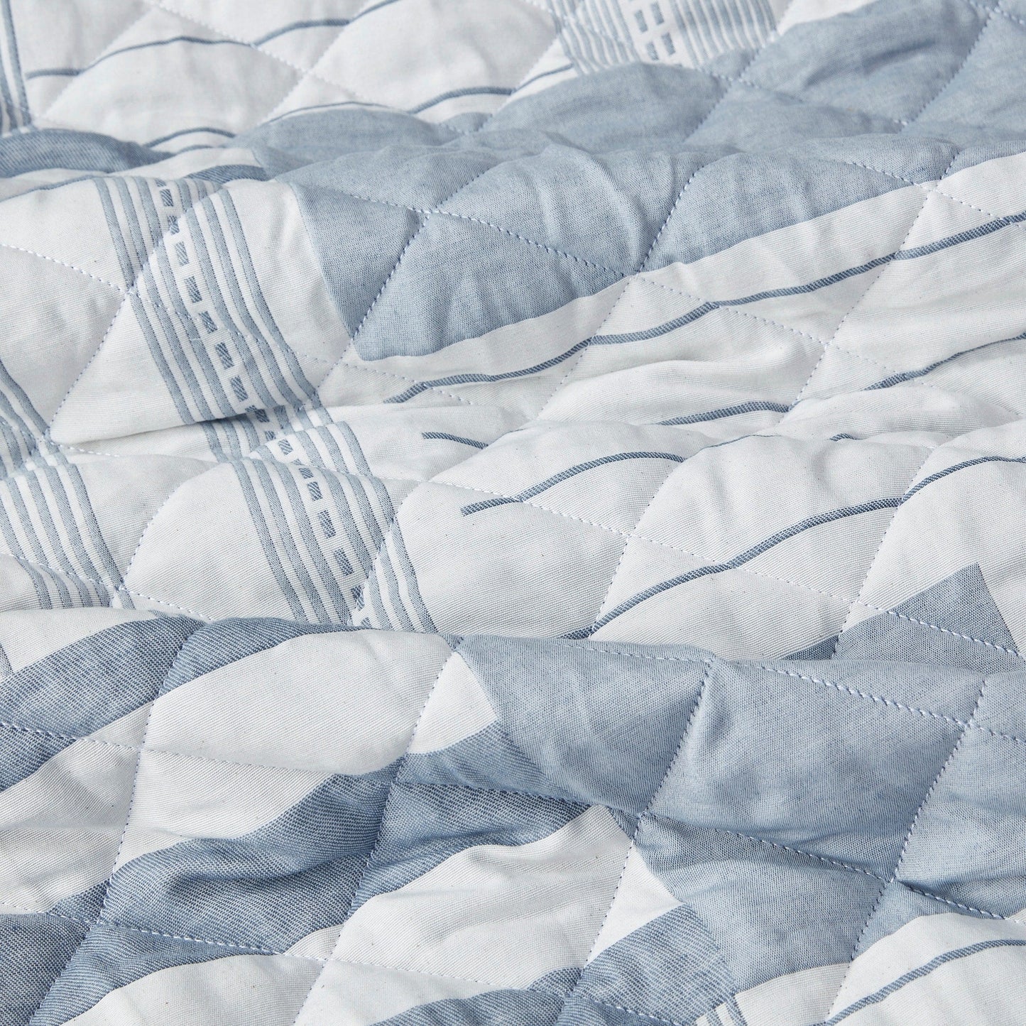 Madison Park Arden 3 Piece Jacquard Patchwork Quilt Set