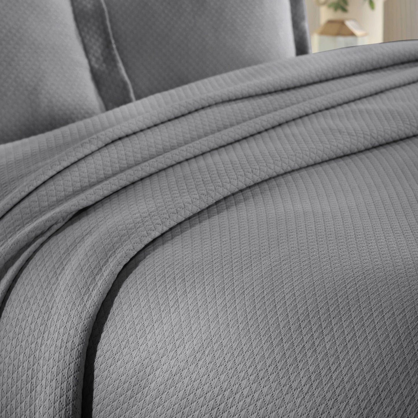 Superior Solitaire Cotton Decorative Bedspread Set