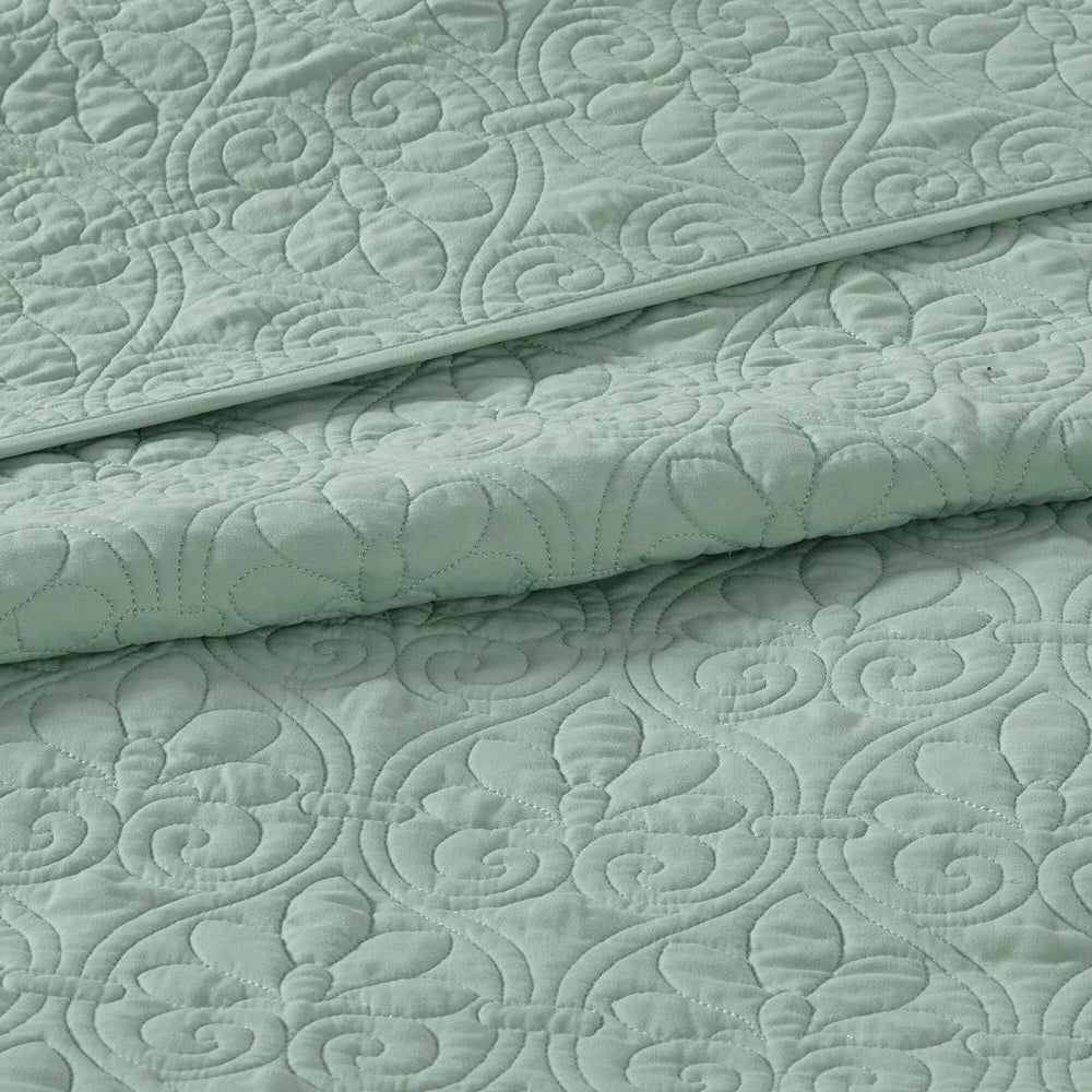 Madison Park Mansfield Reversible Quilt Set