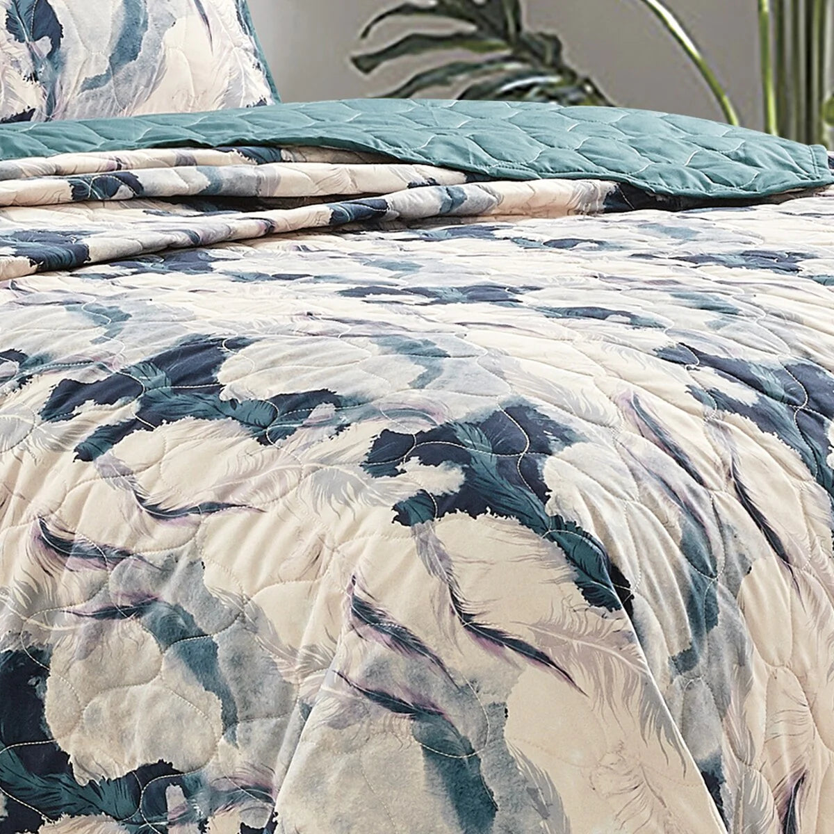 Riva Luxury 3 Piece Bedspread
