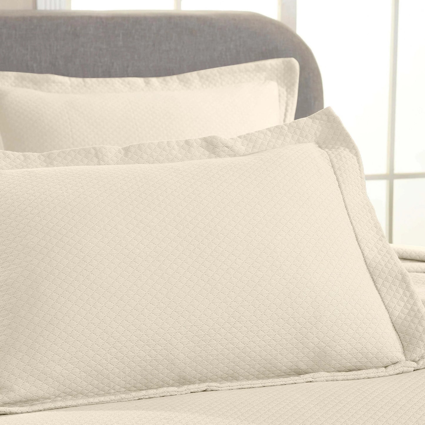 Superior Solitaire Cotton Decorative Bedspread Set