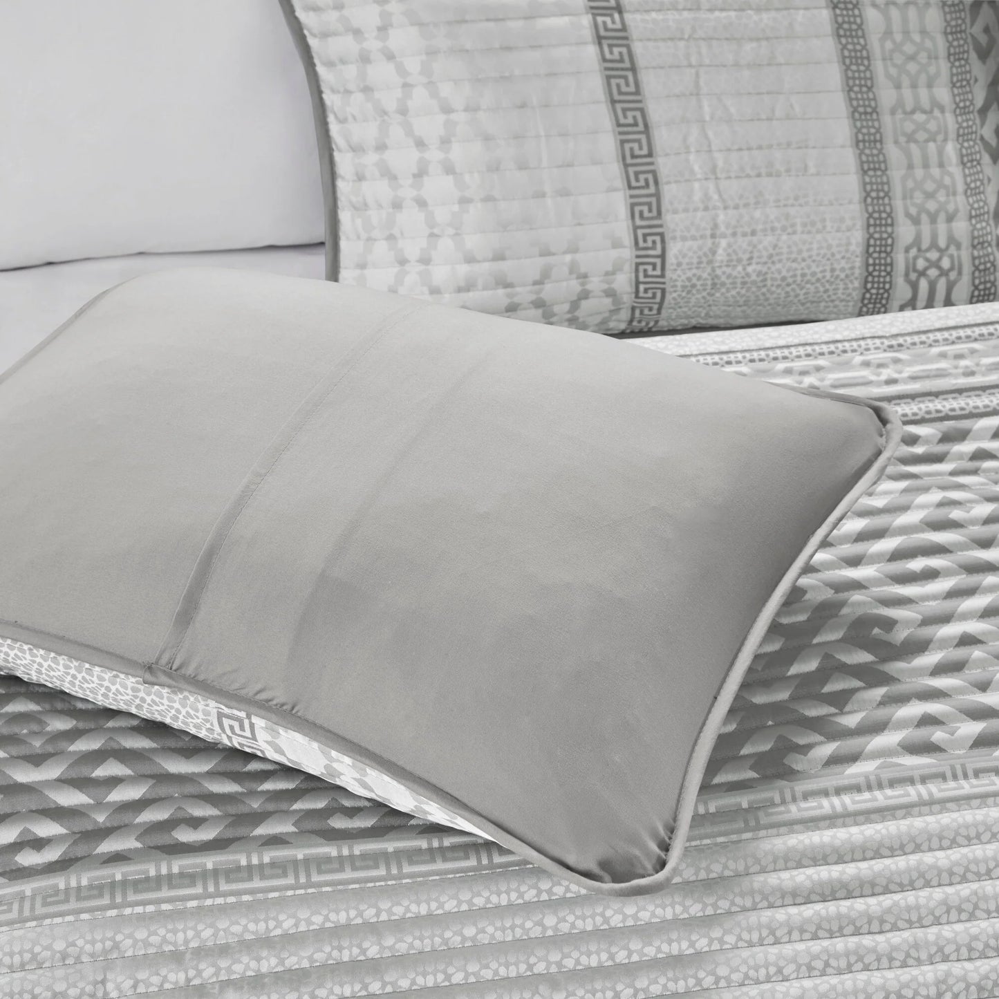 Madison Park Christian 4 Piece Jacquard Quilt Set with Throw Pillow
