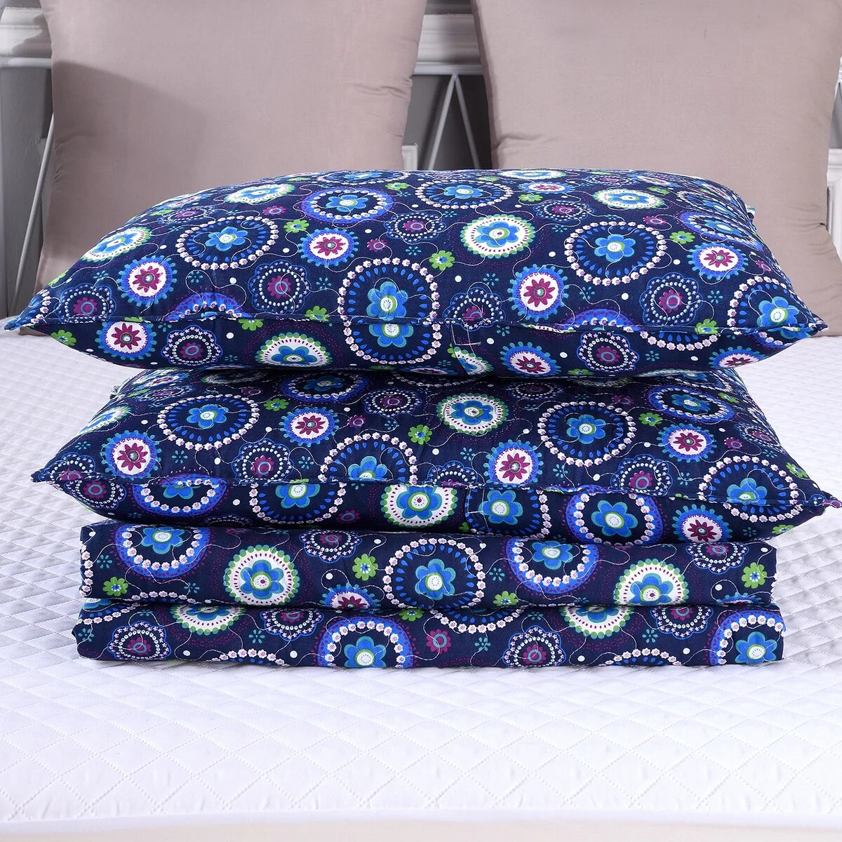 3 Piece Retro Printed Reversible Quilt Set