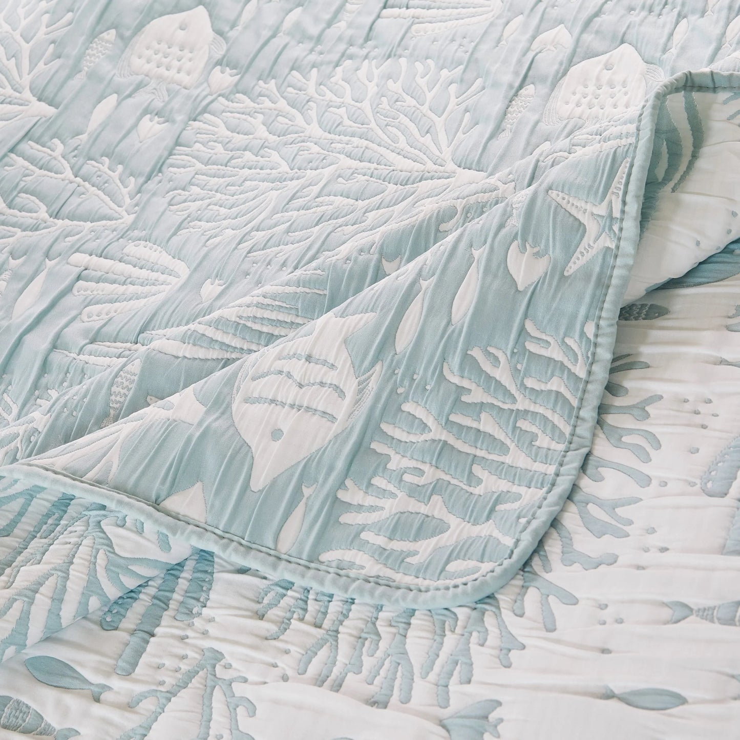 Greenland Home Coastal Paradise Jacquard Woven Reversible Matelassé Coverlet Set