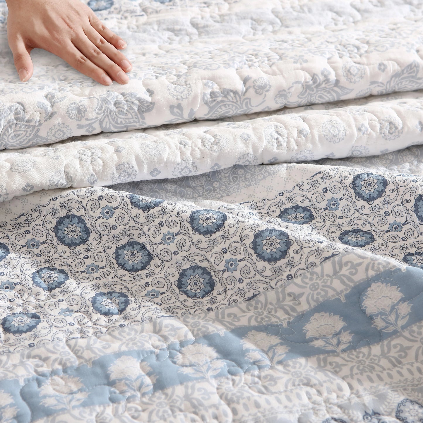 Stone Cottage Bexley Block Print Cotton Blue 4 Piece Quilt Bonus Set