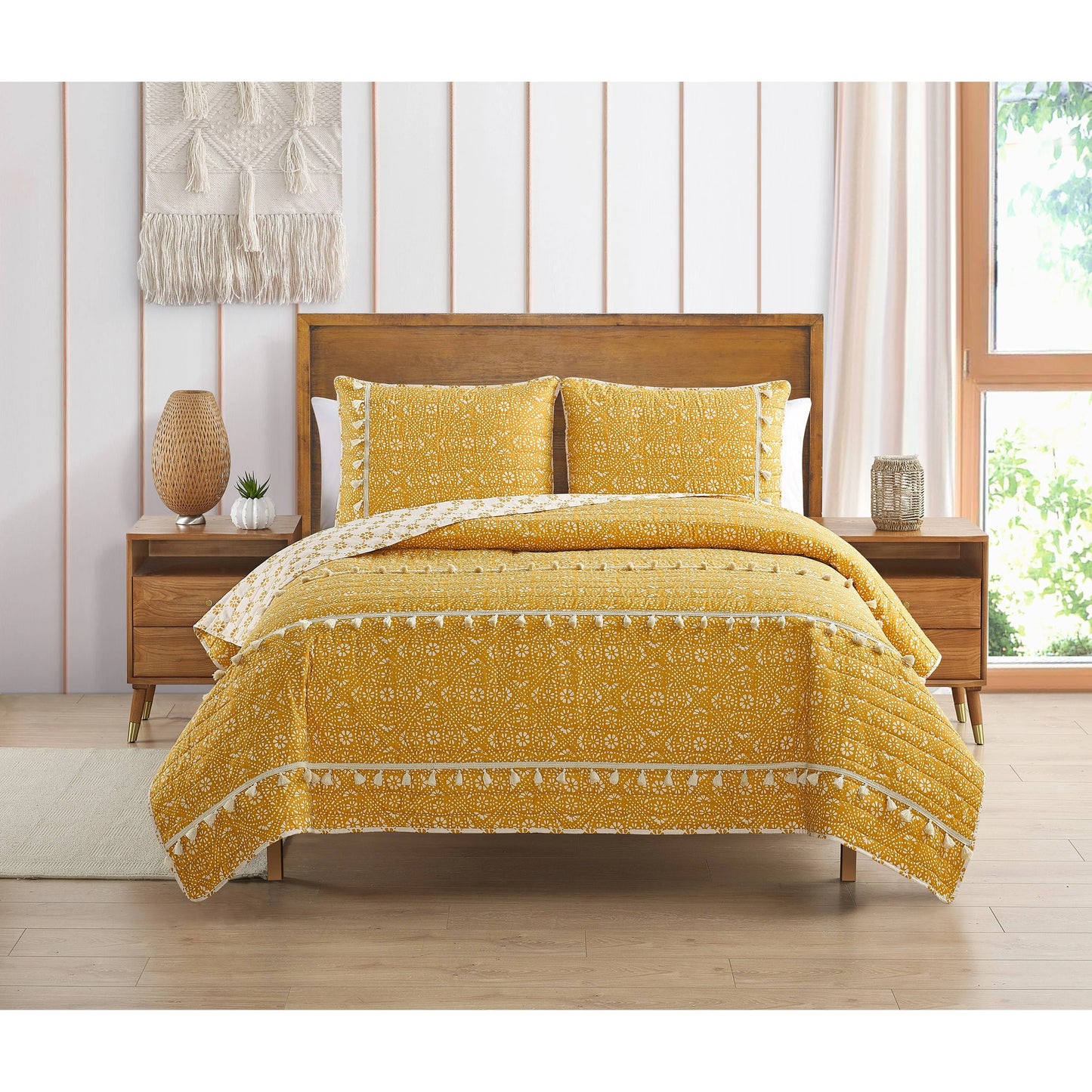 DESIGN STUDIO Pasadena Medallion Soft Reversible Microfiber Quilt Set