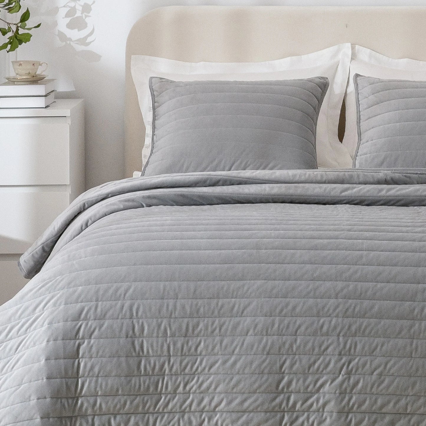Wonderful Velvet 3 Piece Quilt Set