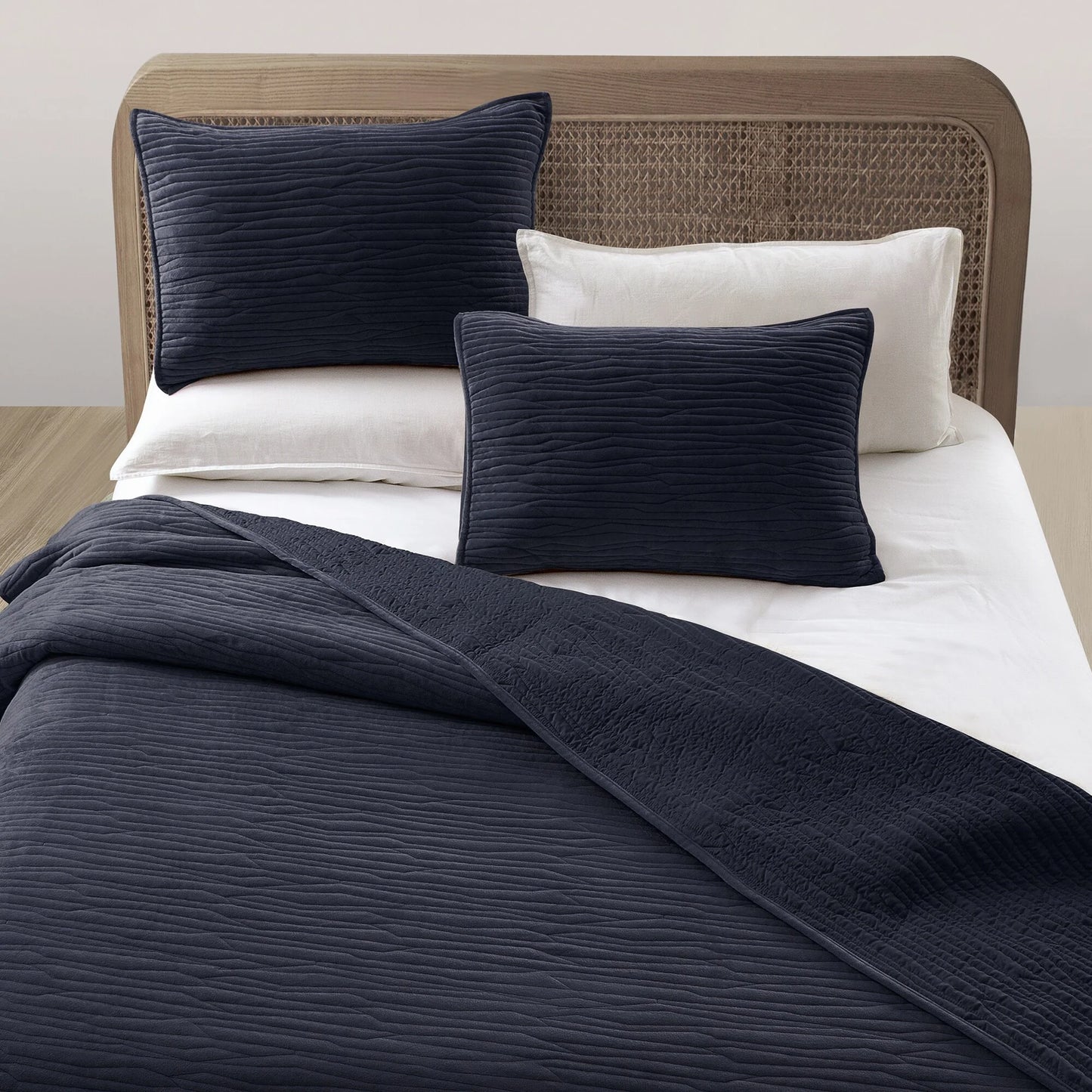 Wonderful Velvet 3 Piece Quilt Set