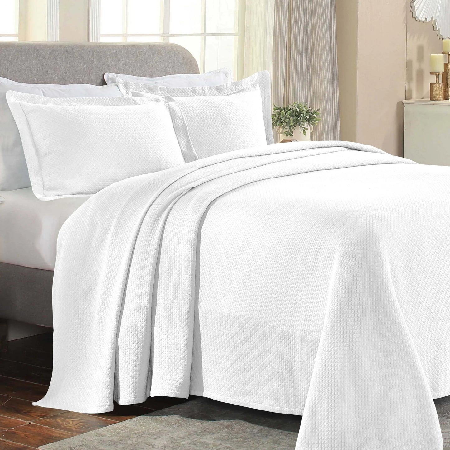 Superior Solitaire Cotton Decorative Bedspread Set