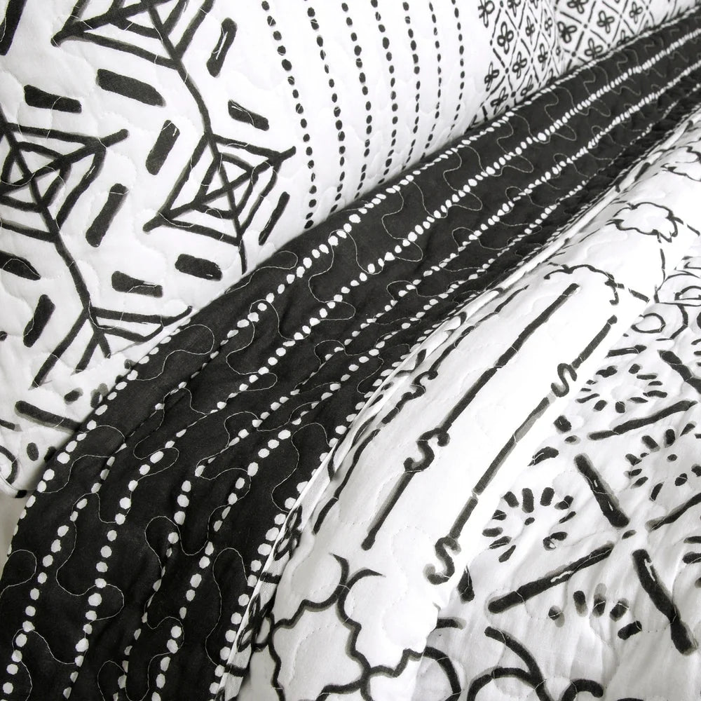 The Curated Nomad Sandia 3-piece Cotton Quilt Set