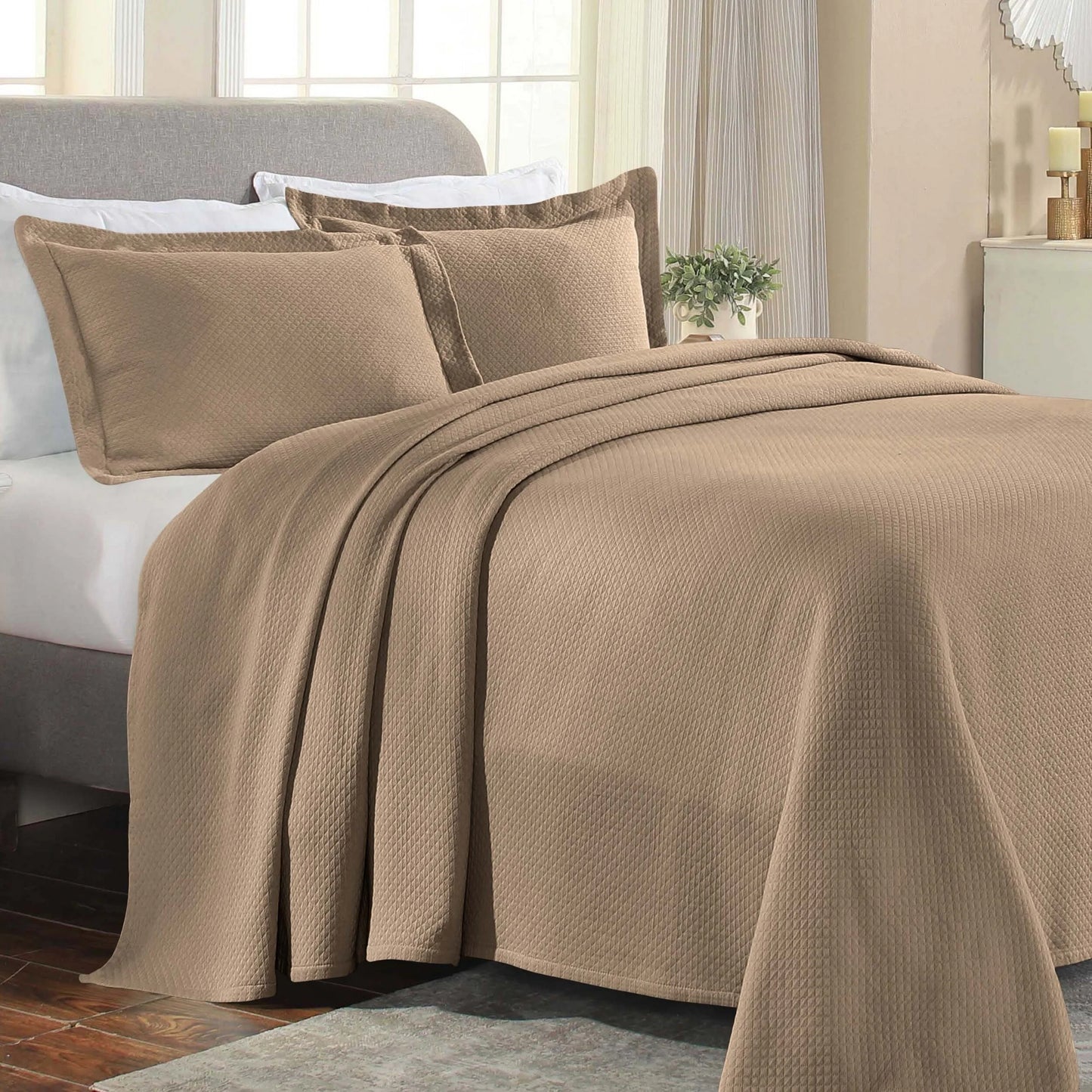 Superior Solitaire Cotton Decorative Bedspread Set