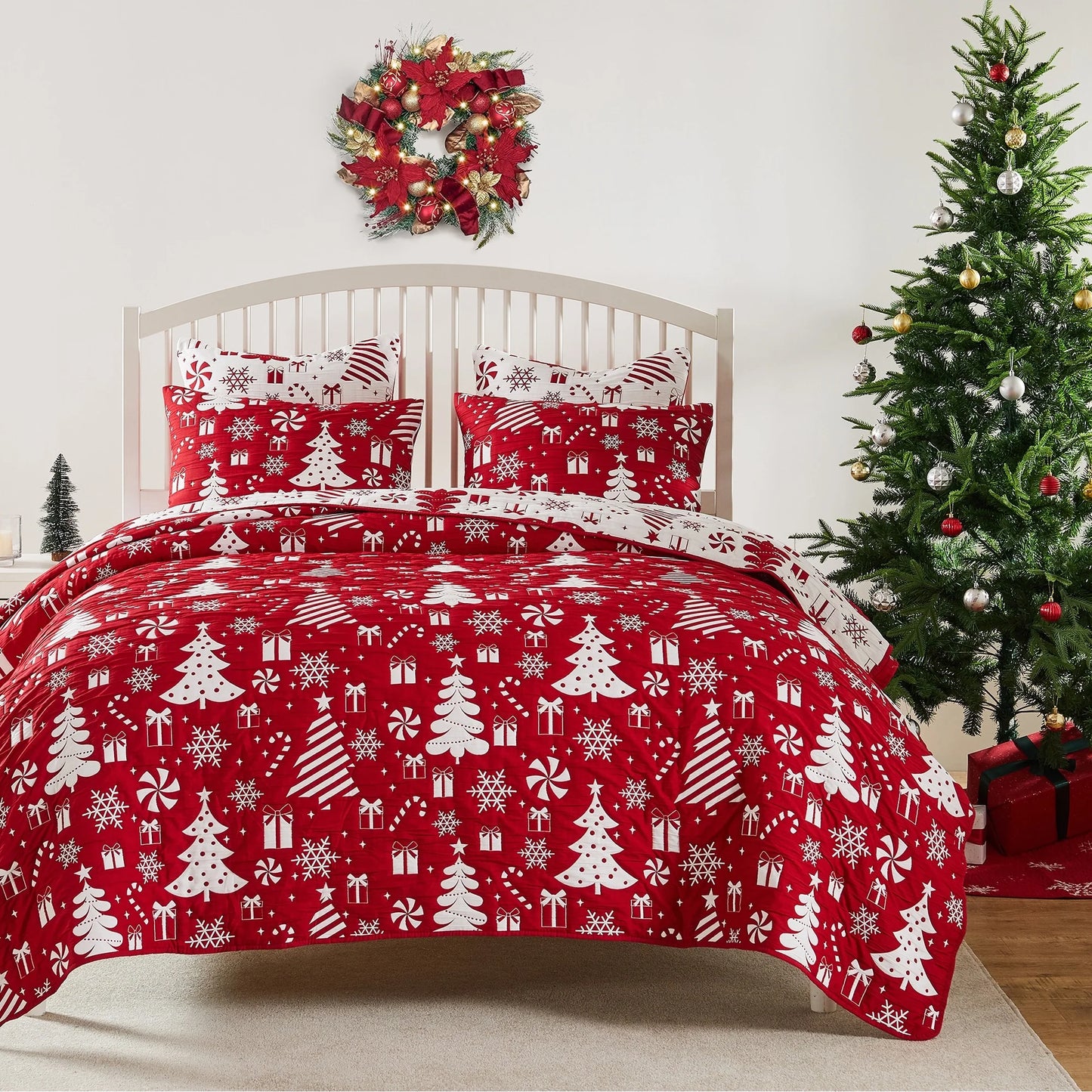 Greenland Home Novelty Holiday Reversible Matelassé Coverlet Set