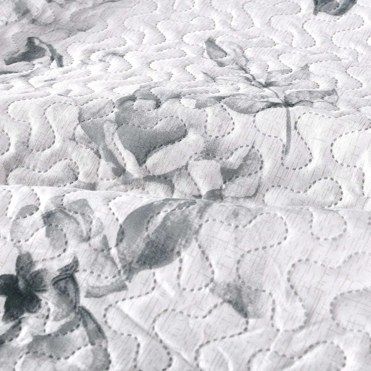 3 Piece Retro Printed Reversible Quilt Set