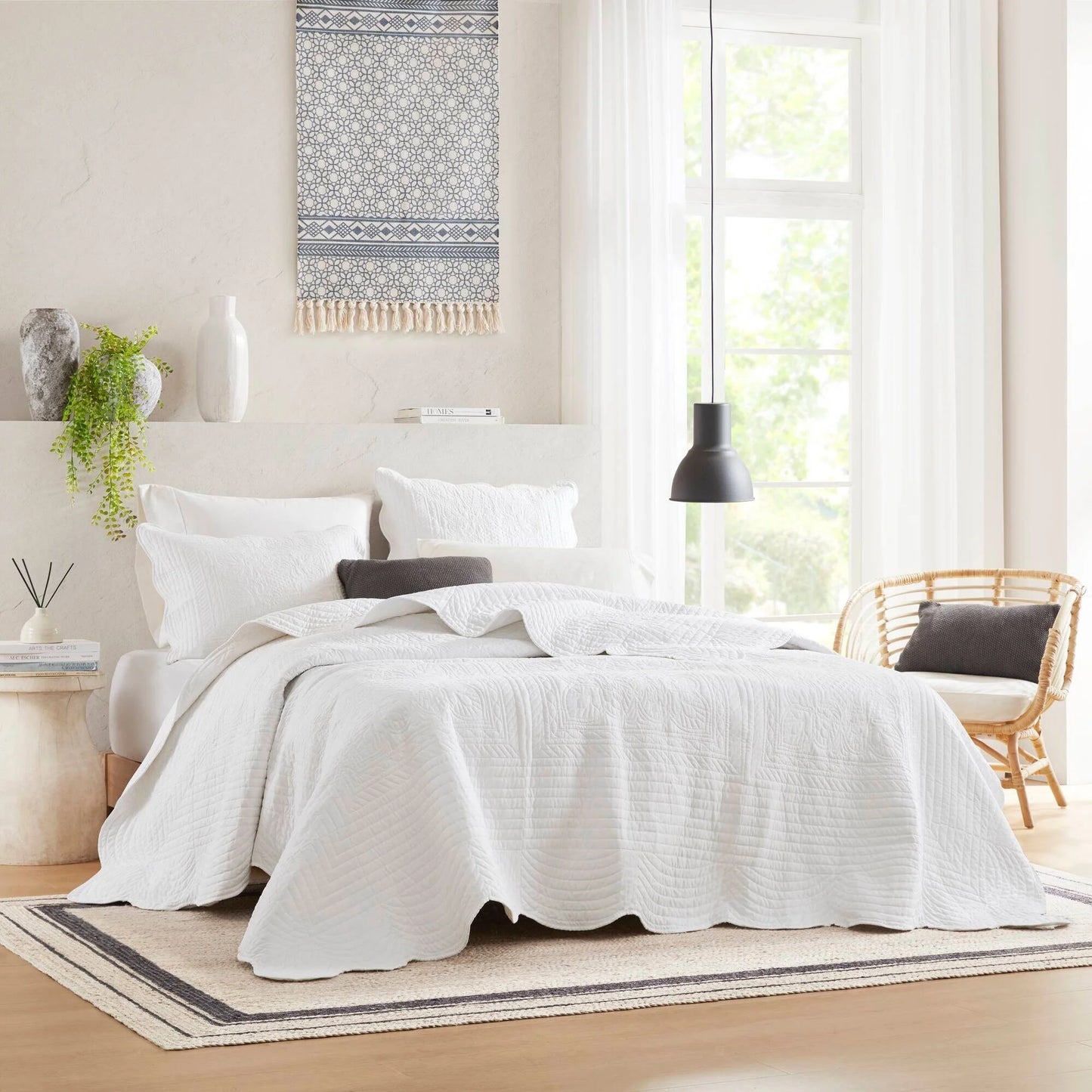 Madison Park Marino 3 Piece Reversible Scalloped Edge Quilt Set