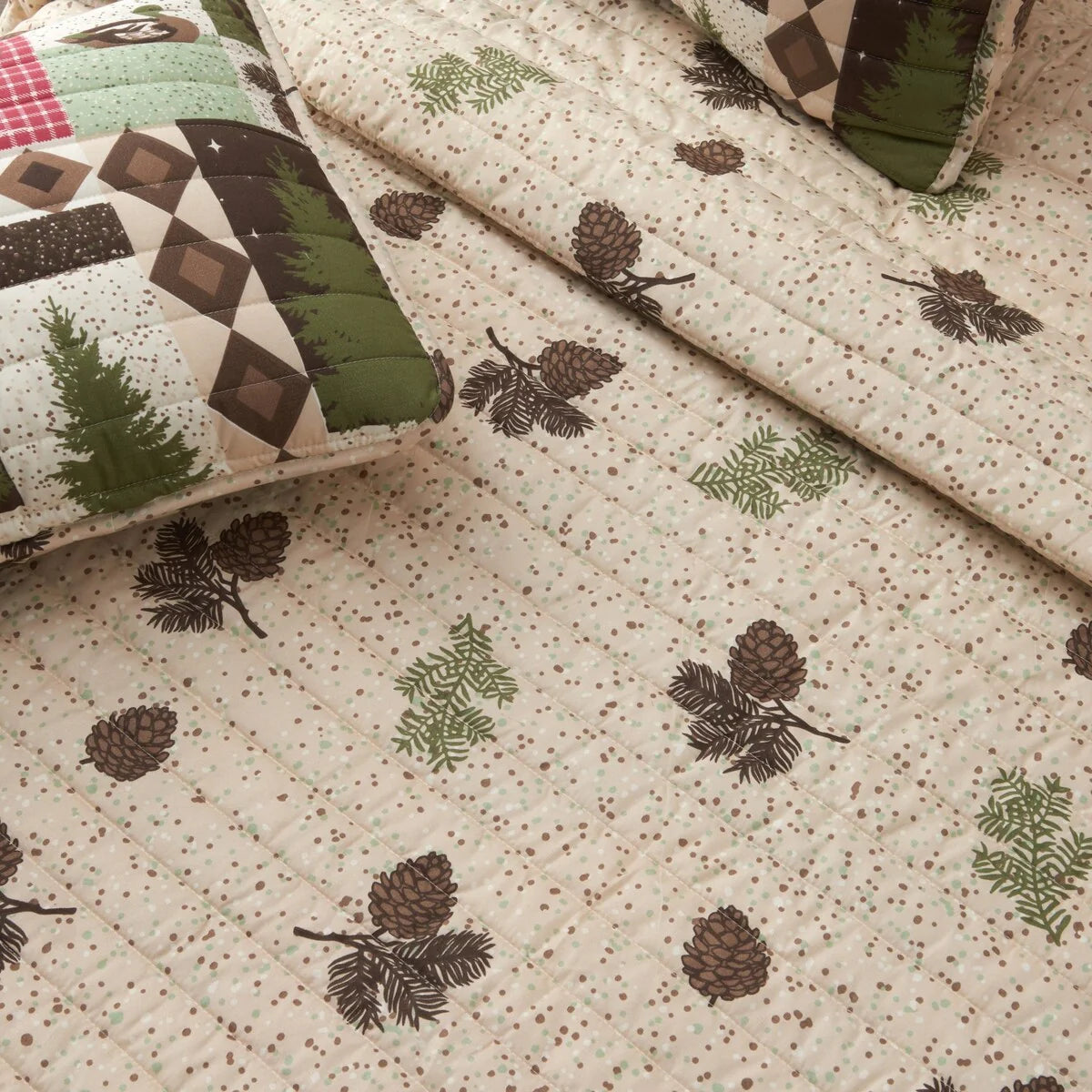 Premium Wildlife Patchwork Microfiber Quilt Set With Shams