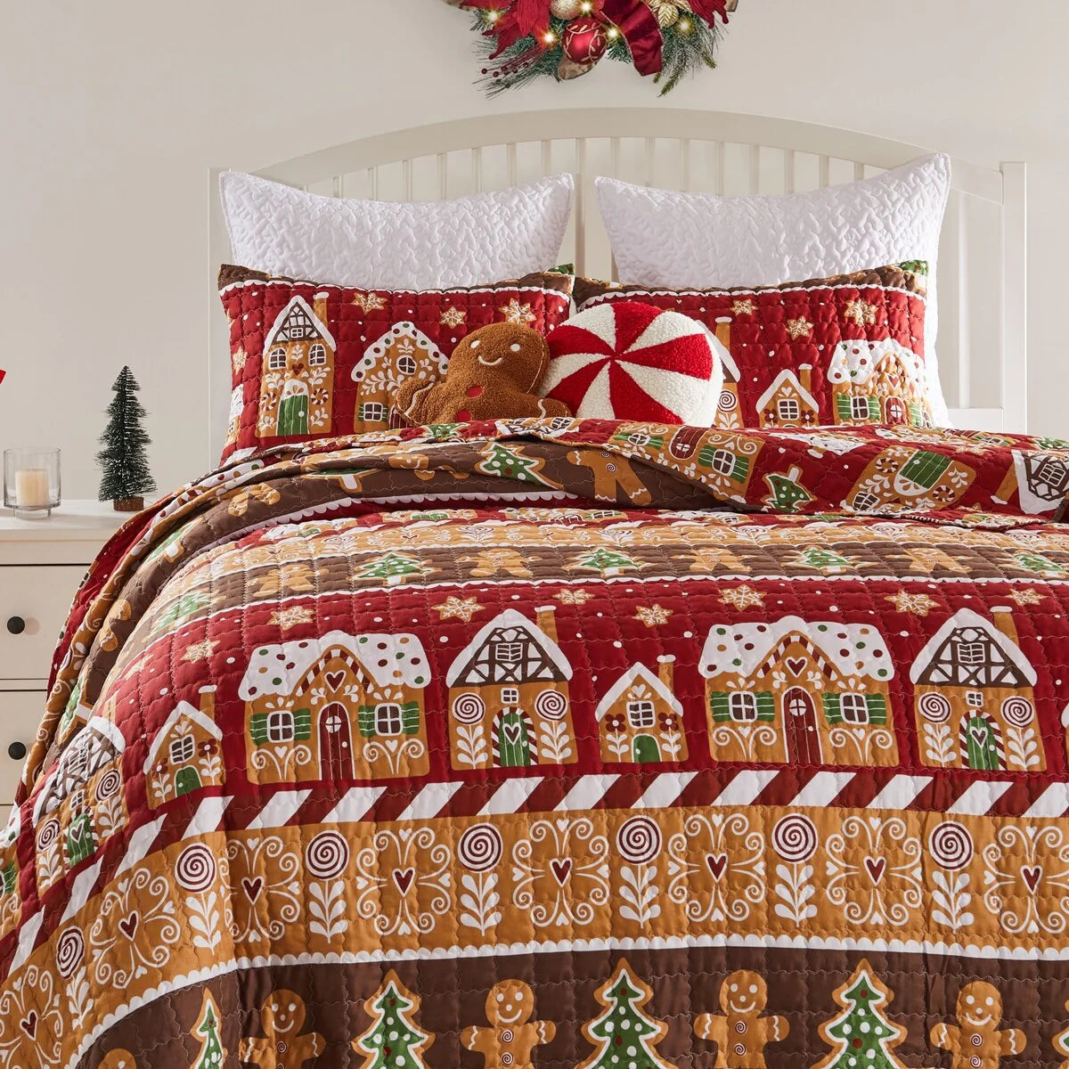 Greenland Home Gingerbread Lane Whimsical Novelty Holiday Quilt Set