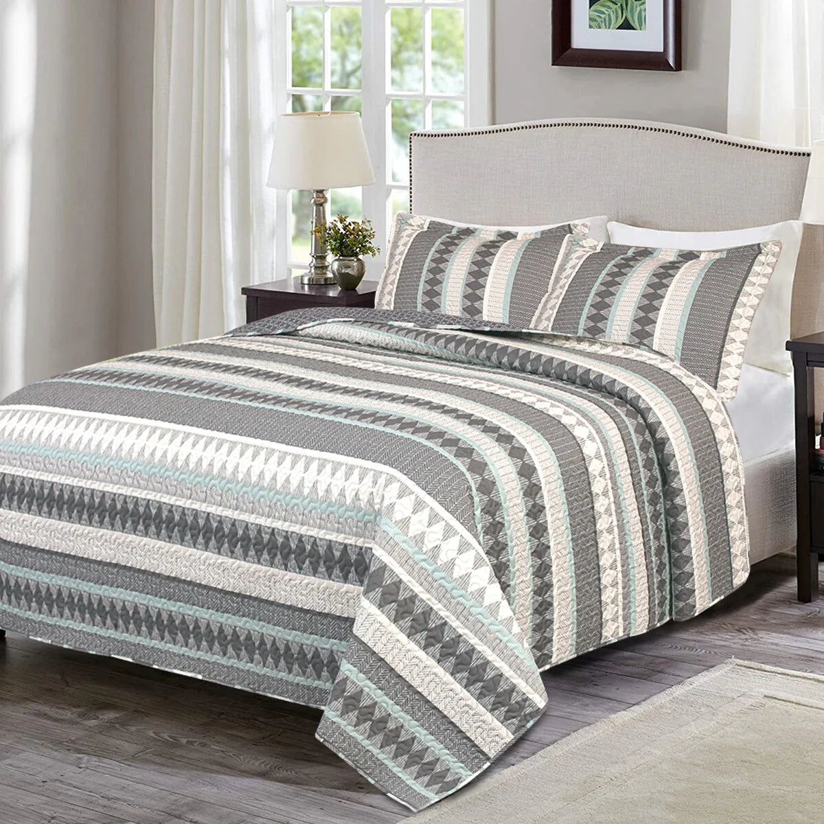 3 Piece Retro Printed Reversible Quilt Set